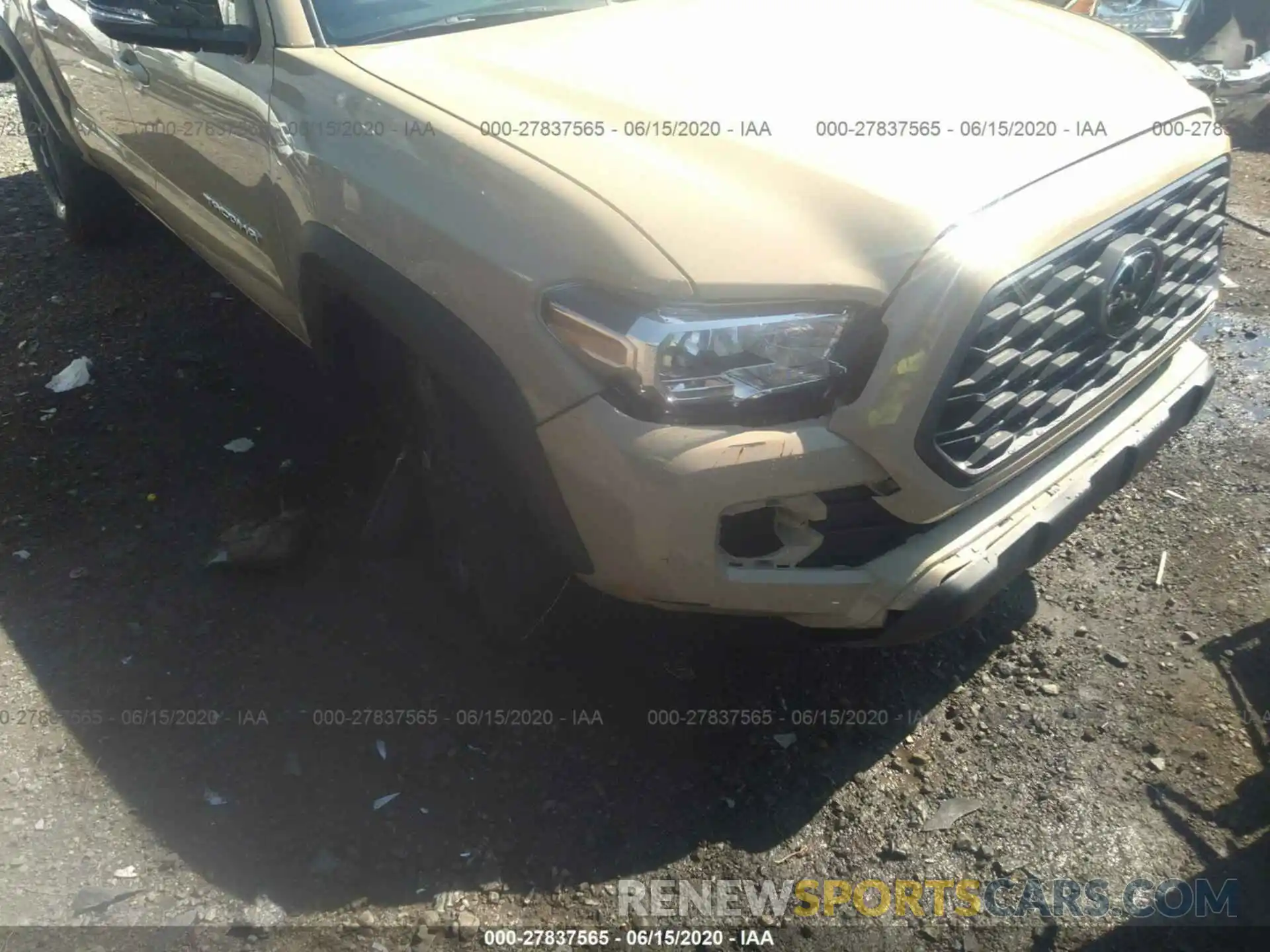 6 Photograph of a damaged car 5TFCZ5AN5LX232616 TOYOTA TACOMA 4WD 2020