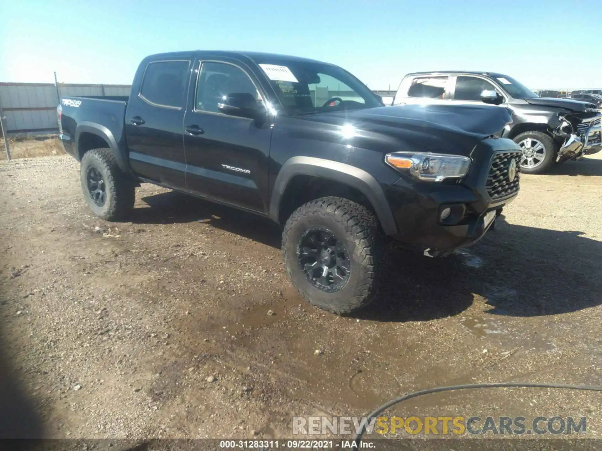 1 Photograph of a damaged car 5TFCZ5AN5LX233023 TOYOTA TACOMA 4WD 2020