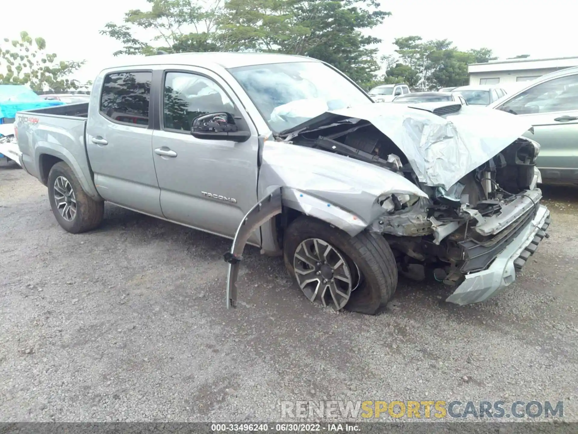 1 Photograph of a damaged car 5TFCZ5AN5LX236441 TOYOTA TACOMA 4WD 2020