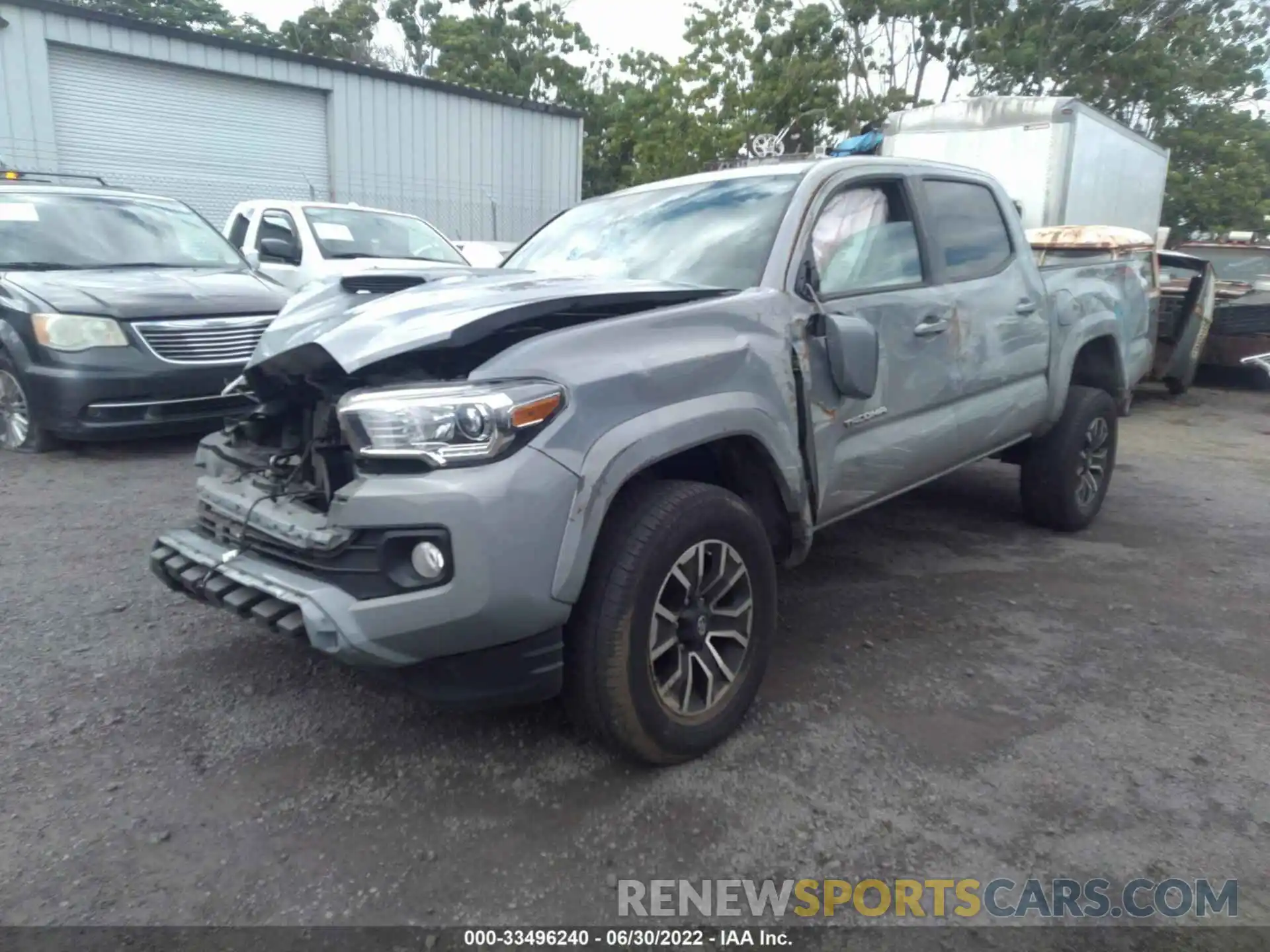 2 Photograph of a damaged car 5TFCZ5AN5LX236441 TOYOTA TACOMA 4WD 2020