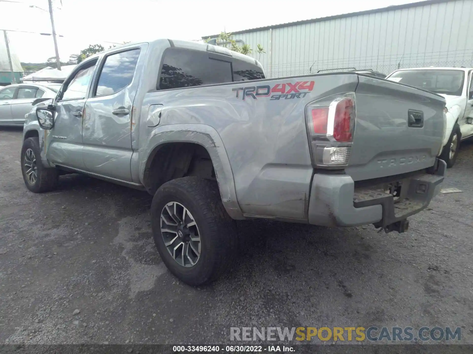 3 Photograph of a damaged car 5TFCZ5AN5LX236441 TOYOTA TACOMA 4WD 2020