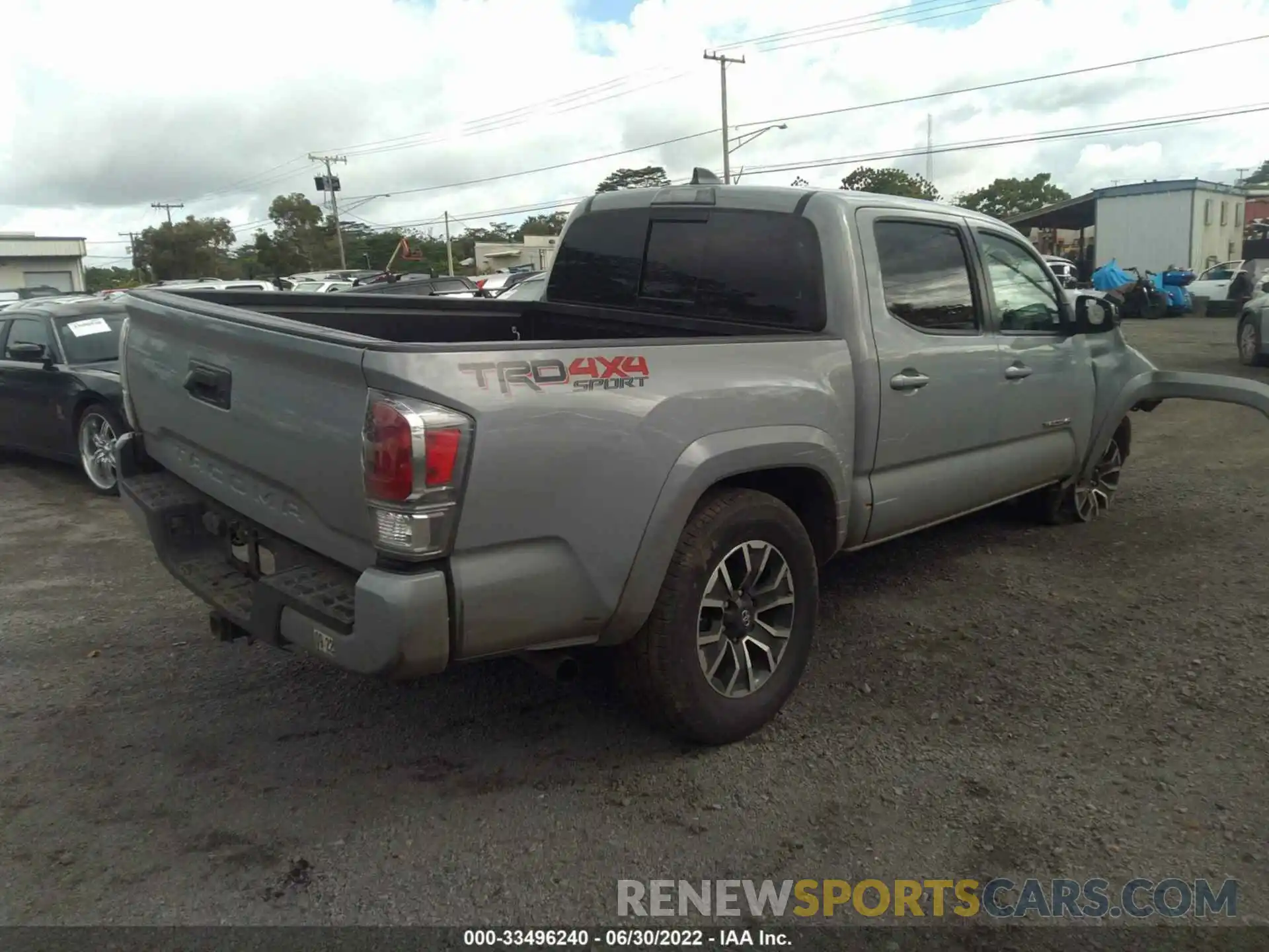 4 Photograph of a damaged car 5TFCZ5AN5LX236441 TOYOTA TACOMA 4WD 2020