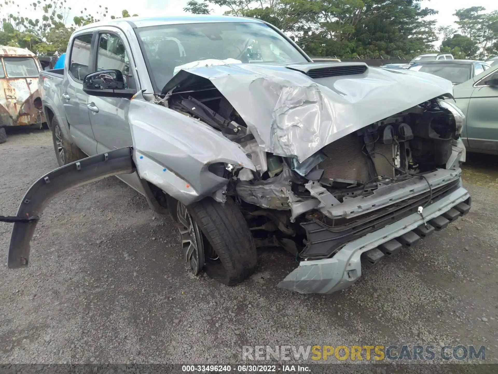 6 Photograph of a damaged car 5TFCZ5AN5LX236441 TOYOTA TACOMA 4WD 2020