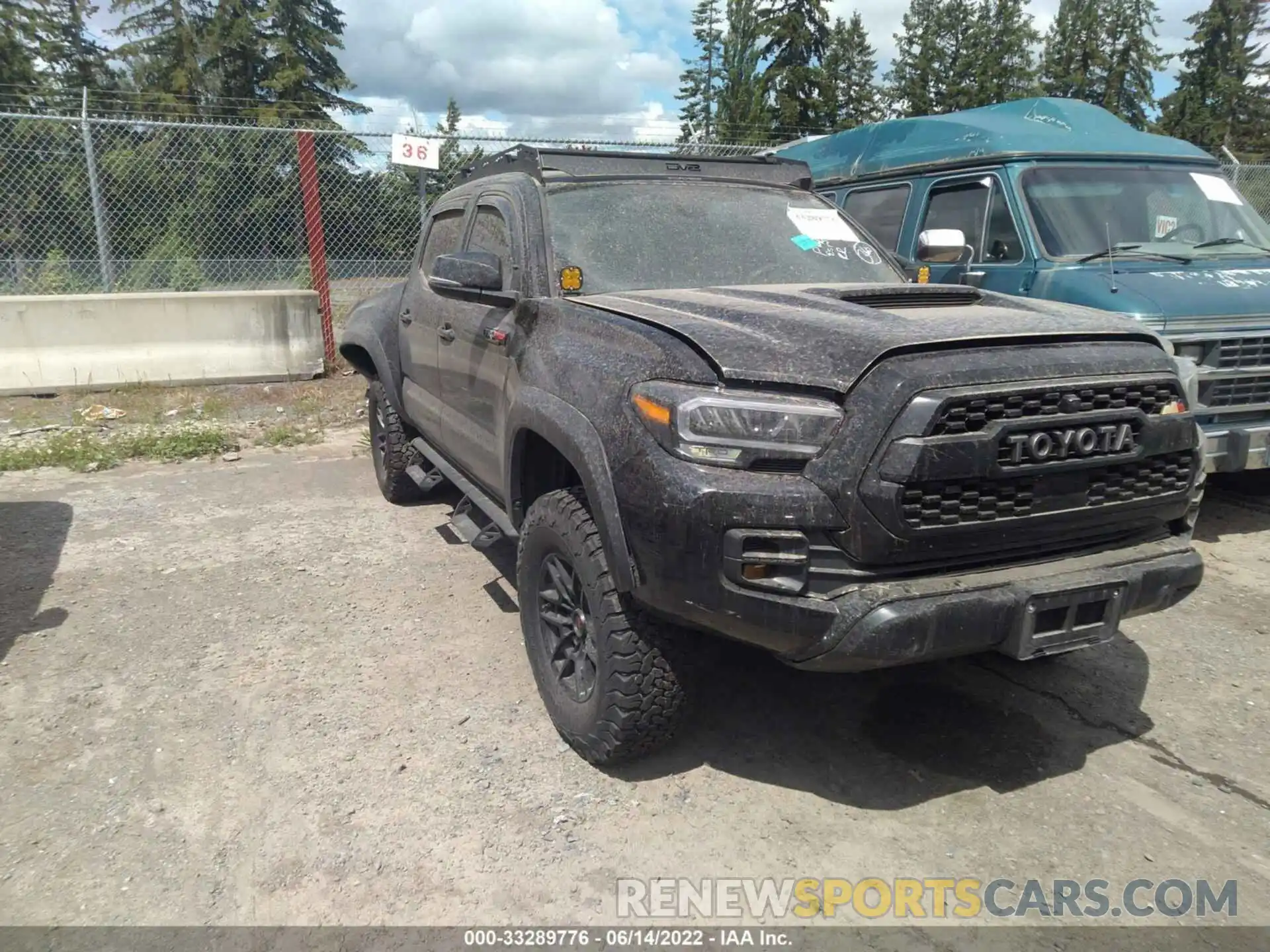 1 Photograph of a damaged car 5TFCZ5AN6LX219339 TOYOTA TACOMA 4WD 2020