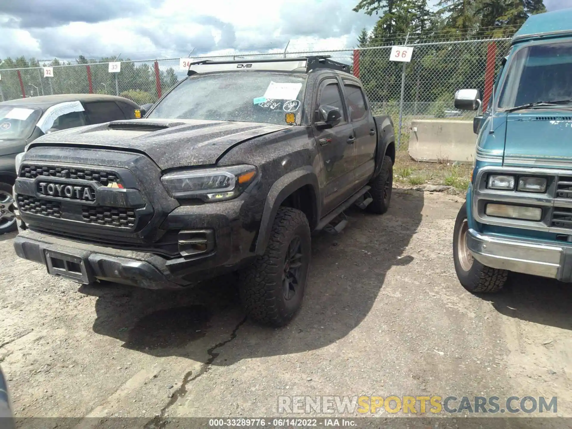 2 Фотография поврежденного автомобиля 5TFCZ5AN6LX219339 TOYOTA TACOMA 4WD 2020