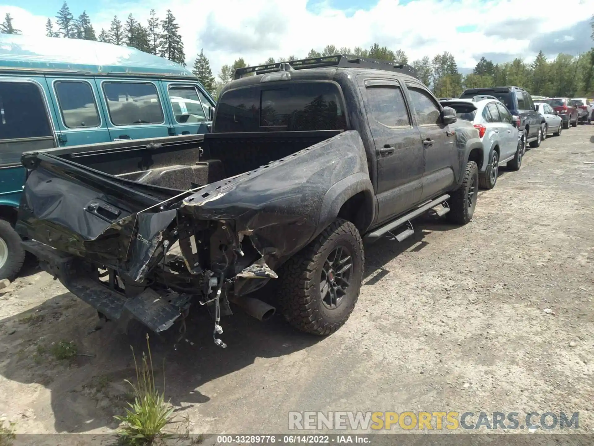 4 Фотография поврежденного автомобиля 5TFCZ5AN6LX219339 TOYOTA TACOMA 4WD 2020