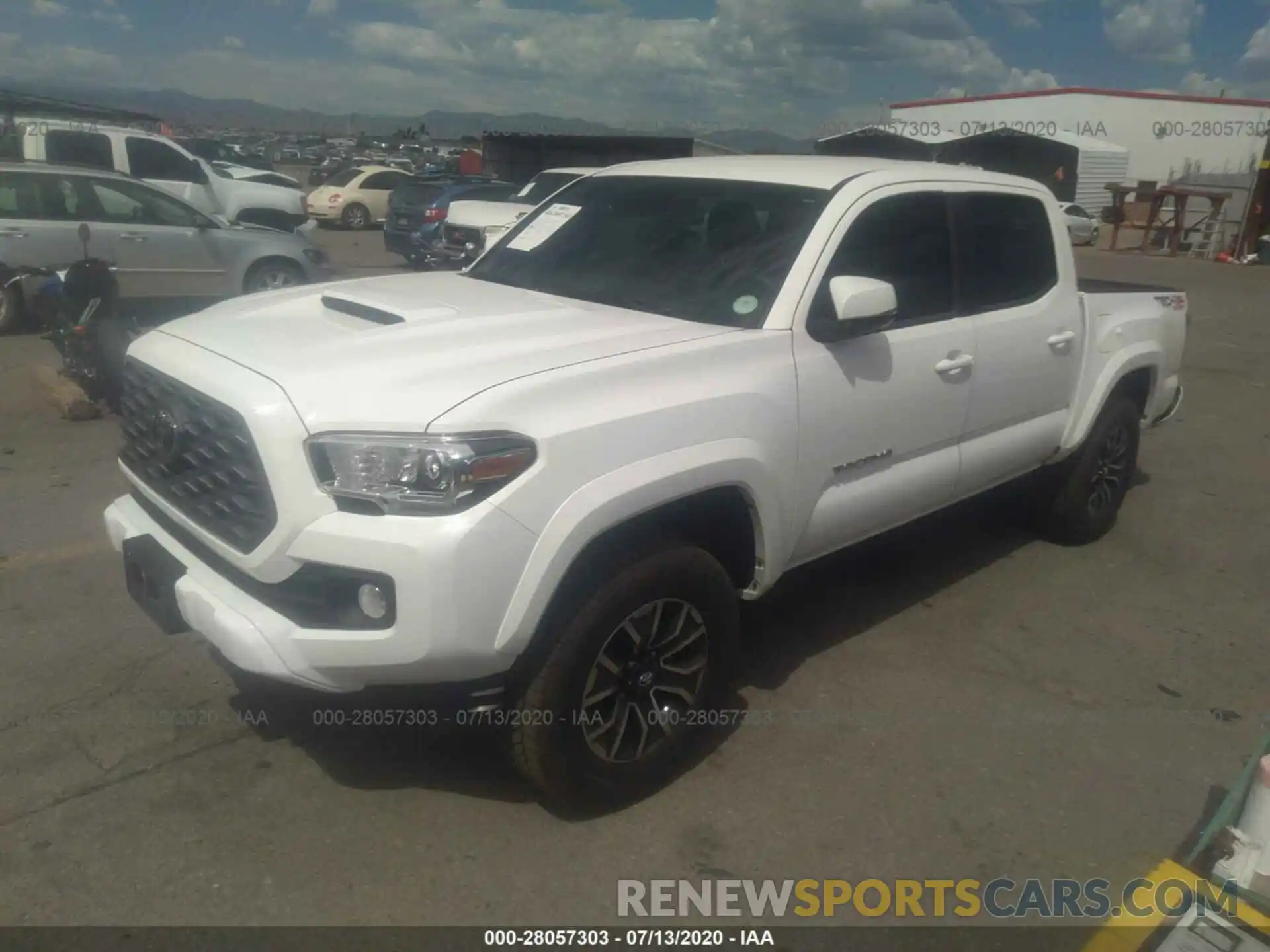 2 Photograph of a damaged car 5TFCZ5AN6LX222967 TOYOTA TACOMA 4WD 2020