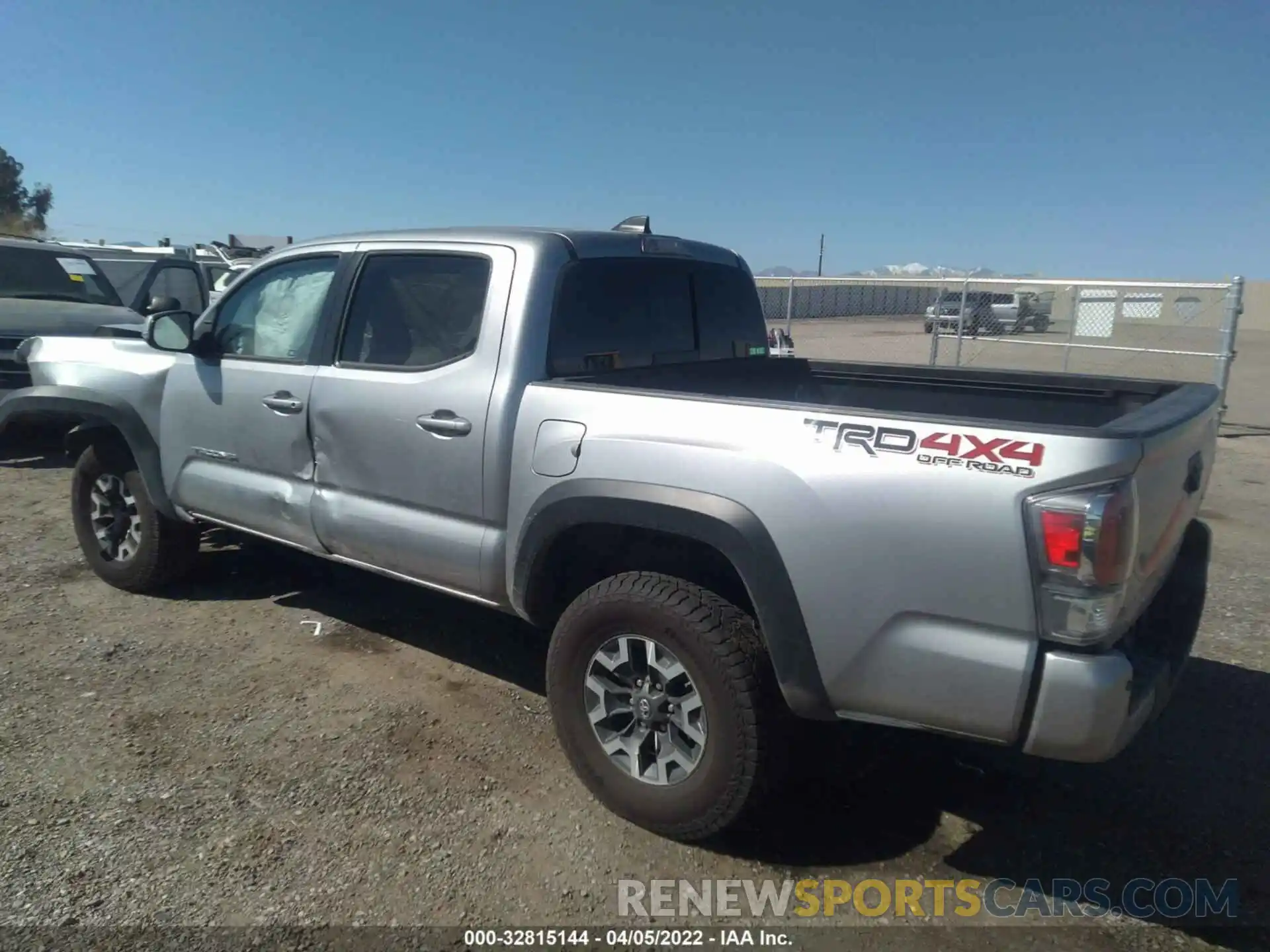 3 Photograph of a damaged car 5TFCZ5AN6LX224105 TOYOTA TACOMA 4WD 2020