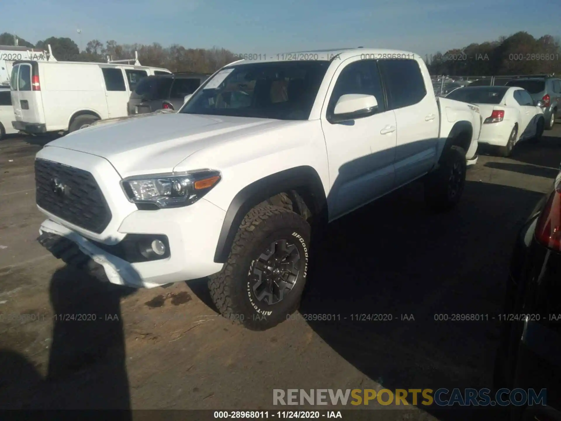 2 Фотография поврежденного автомобиля 5TFCZ5AN6LX227201 TOYOTA TACOMA 4WD 2020