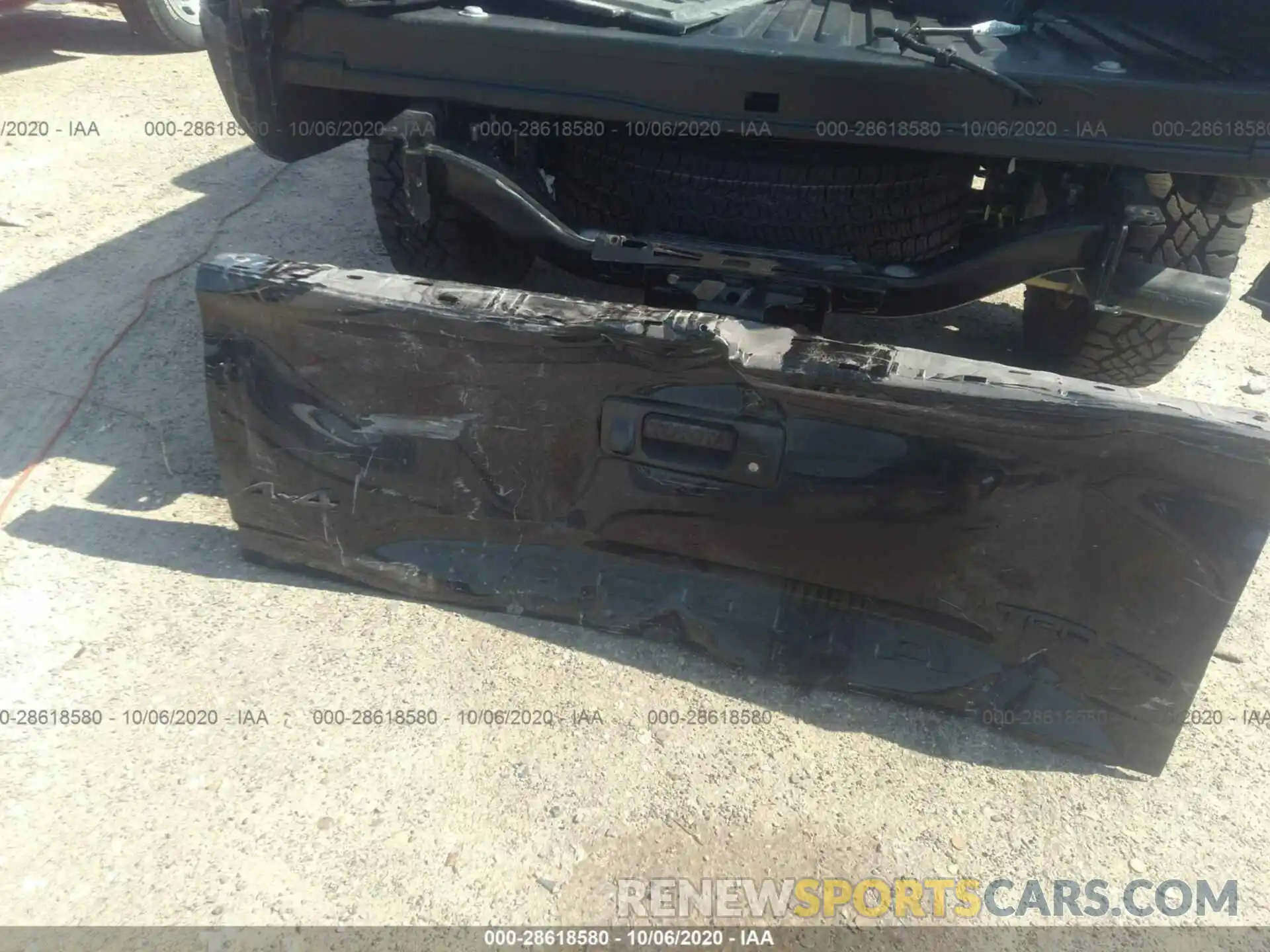 6 Photograph of a damaged car 5TFCZ5AN6LX229417 TOYOTA TACOMA 4WD 2020