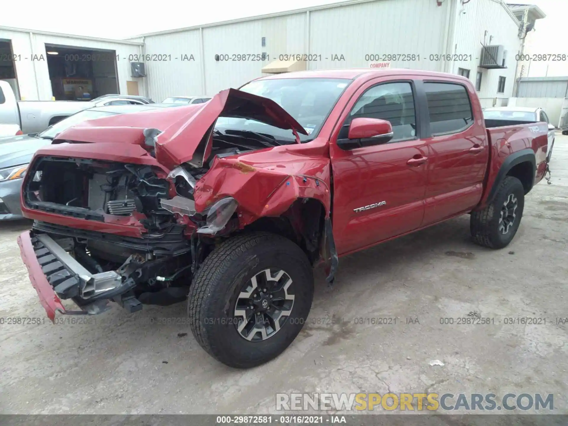 2 Фотография поврежденного автомобиля 5TFCZ5AN6LX230759 TOYOTA TACOMA 4WD 2020