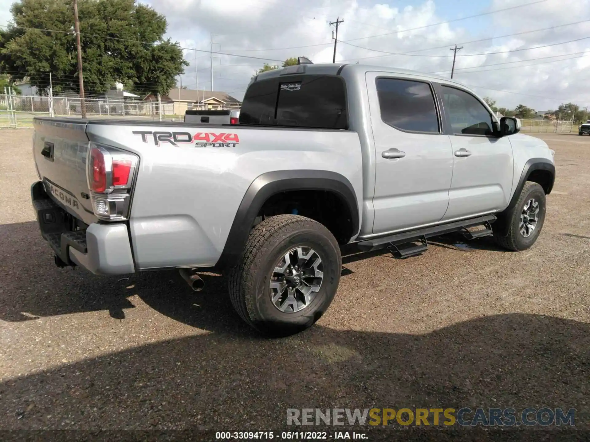 4 Фотография поврежденного автомобиля 5TFCZ5AN6LX232771 TOYOTA TACOMA 4WD 2020