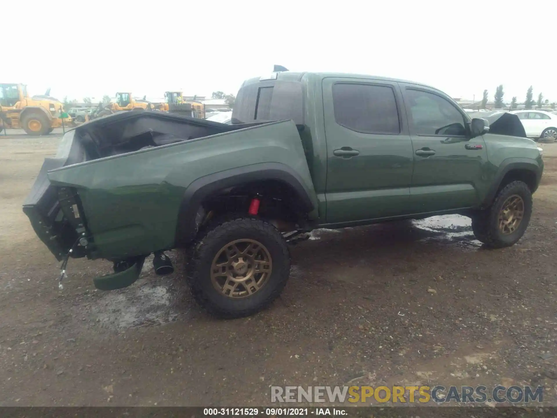 4 Photograph of a damaged car 5TFCZ5AN6LX241471 TOYOTA TACOMA 4WD 2020