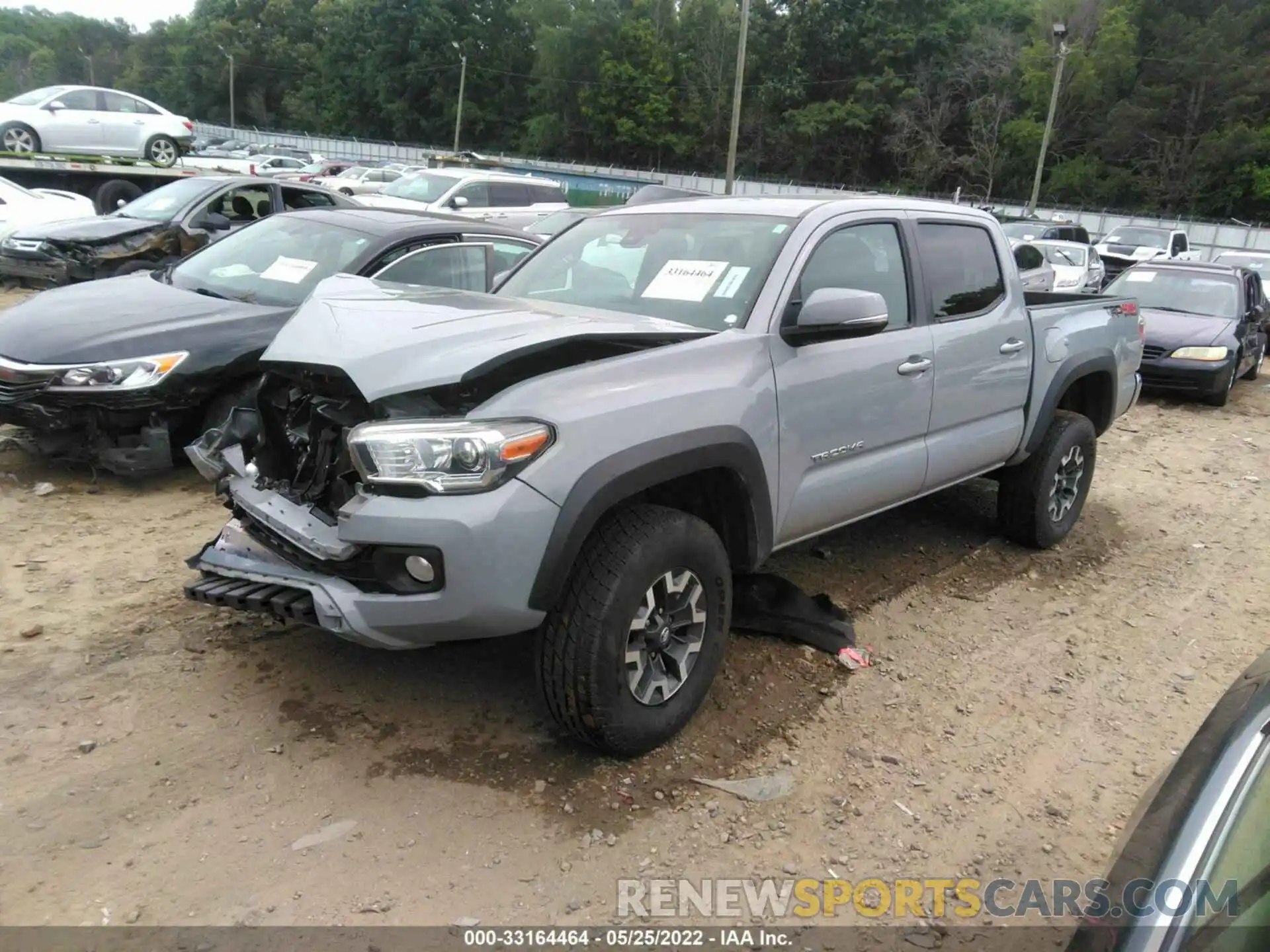 2 Фотография поврежденного автомобиля 5TFCZ5AN7LX213114 TOYOTA TACOMA 4WD 2020