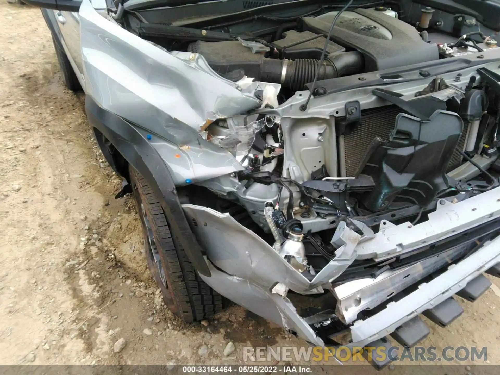 6 Photograph of a damaged car 5TFCZ5AN7LX213114 TOYOTA TACOMA 4WD 2020