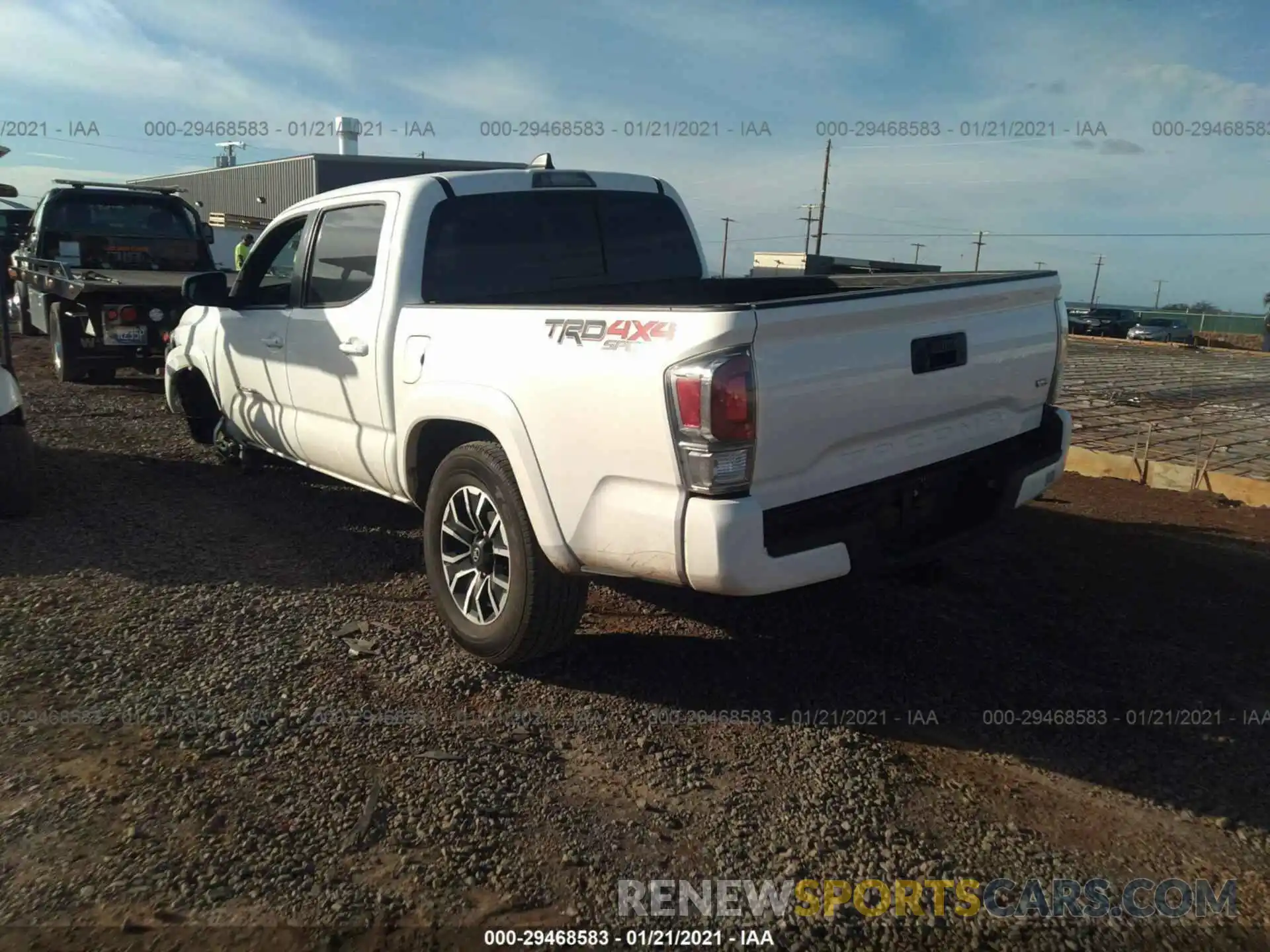 3 Photograph of a damaged car 5TFCZ5AN7LX216644 TOYOTA TACOMA 4WD 2020