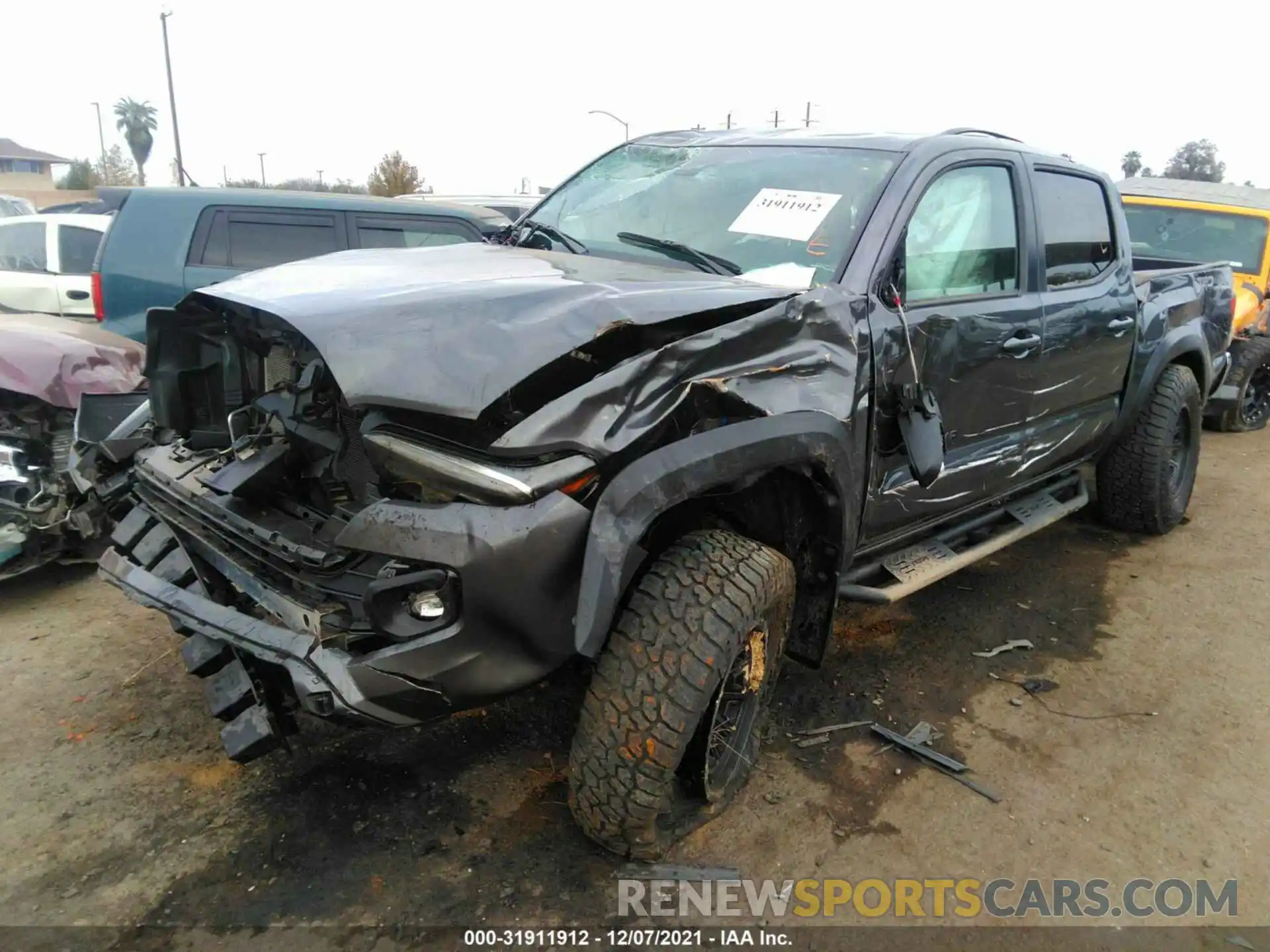 2 Photograph of a damaged car 5TFCZ5AN7LX219382 TOYOTA TACOMA 4WD 2020