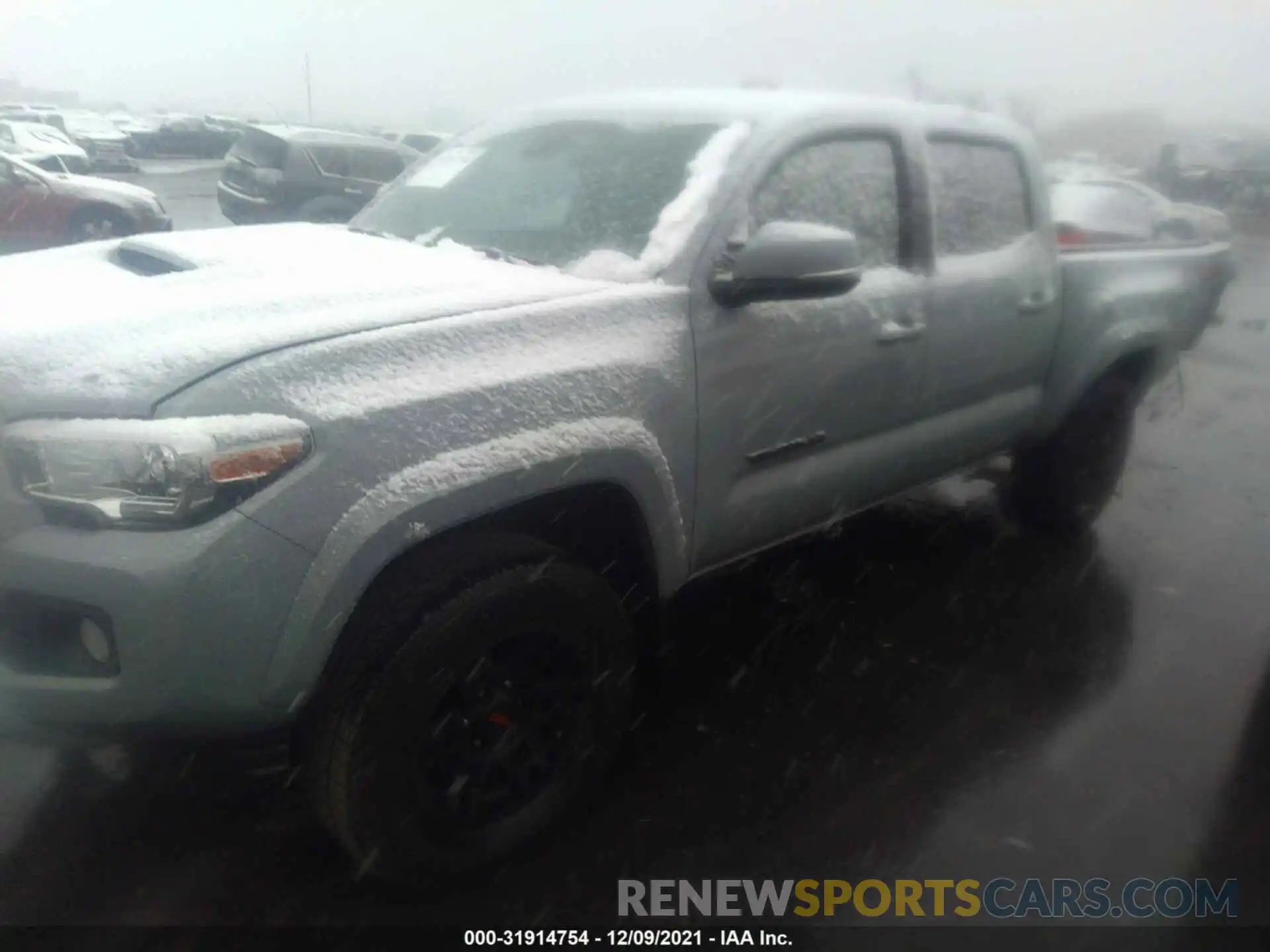 2 Photograph of a damaged car 5TFCZ5AN7LX220175 TOYOTA TACOMA 4WD 2020