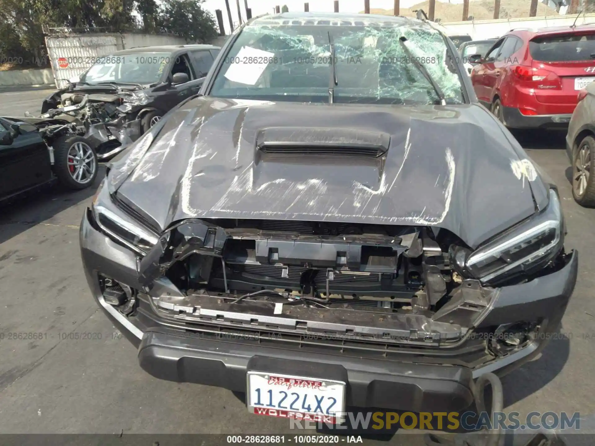 10 Photograph of a damaged car 5TFCZ5AN7LX223786 TOYOTA TACOMA 4WD 2020