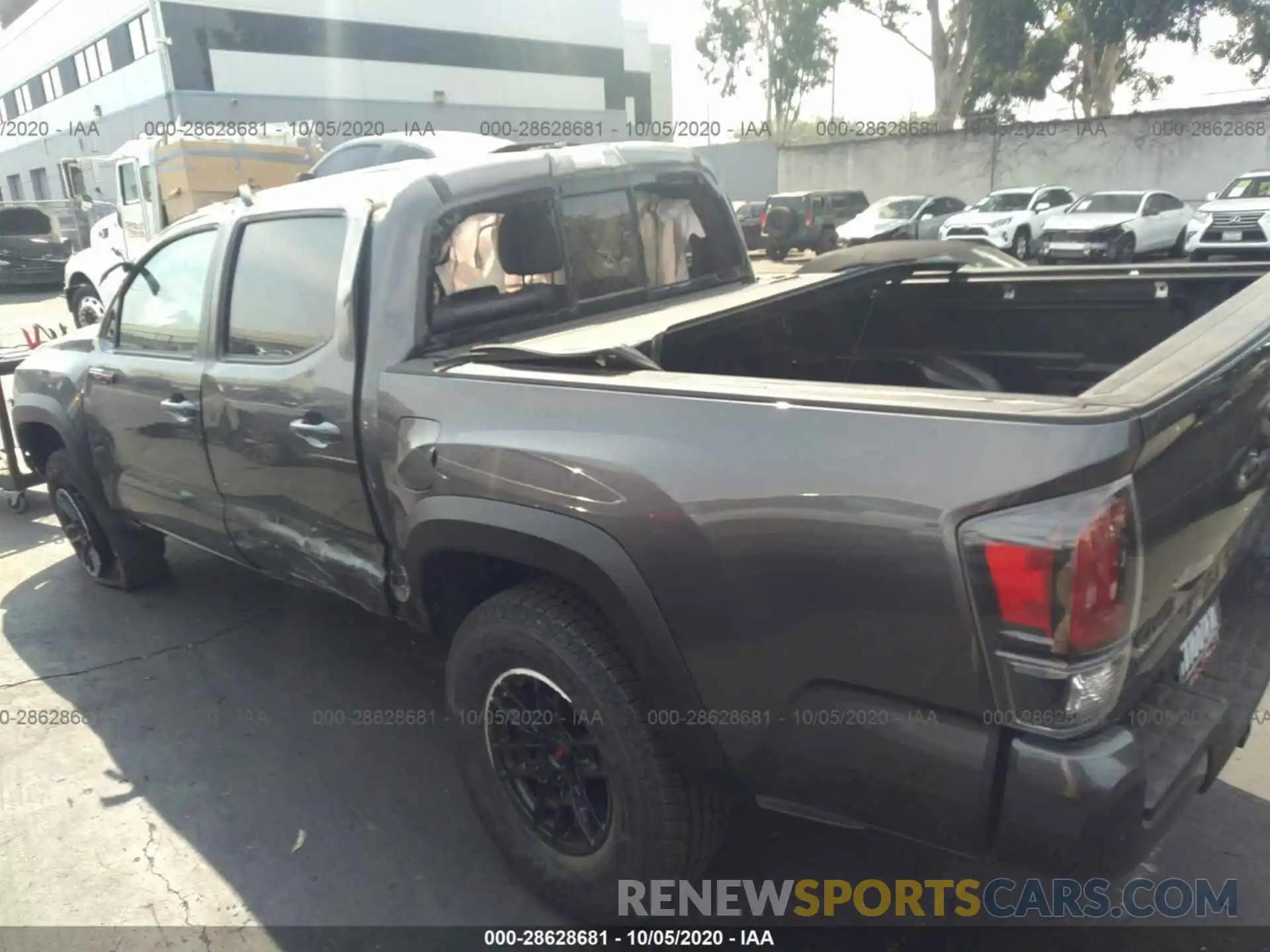 3 Photograph of a damaged car 5TFCZ5AN7LX223786 TOYOTA TACOMA 4WD 2020