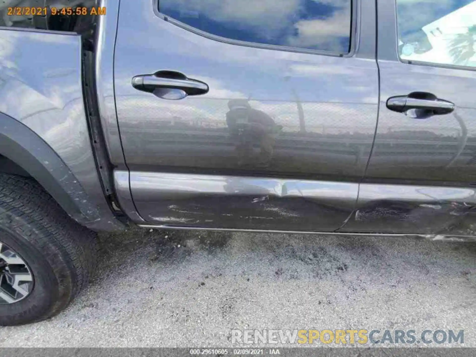 13 Photograph of a damaged car 5TFCZ5AN7LX226199 TOYOTA TACOMA 4WD 2020