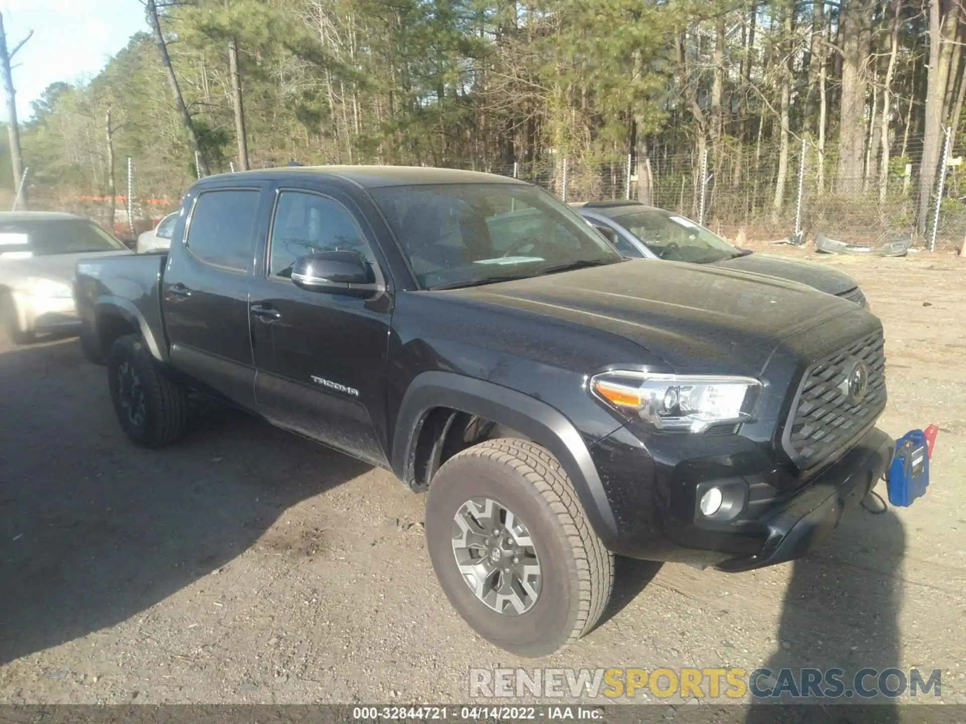 1 Photograph of a damaged car 5TFCZ5AN7LX230897 TOYOTA TACOMA 4WD 2020