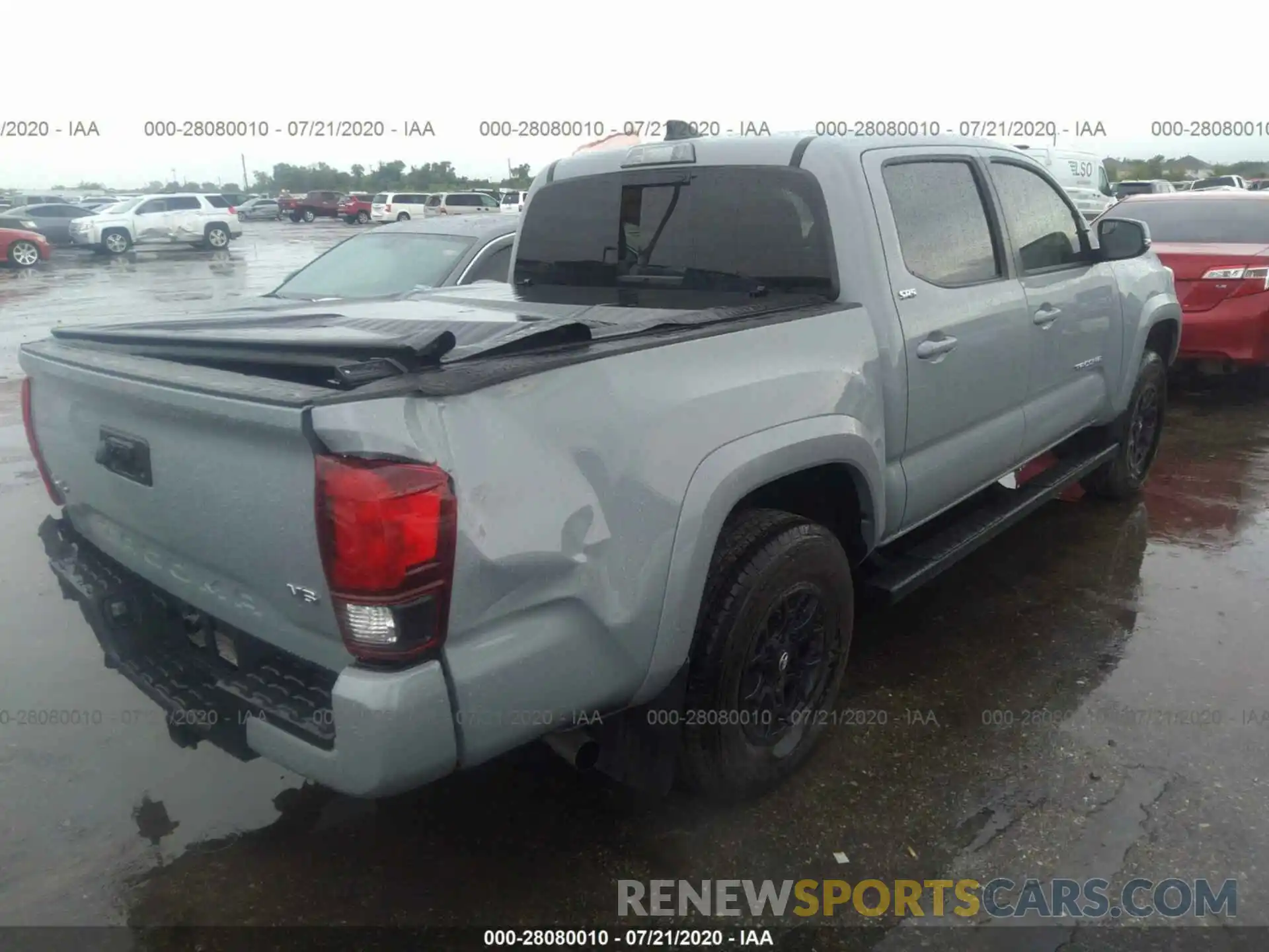 4 Photograph of a damaged car 5TFCZ5AN7LX233900 TOYOTA TACOMA 4WD 2020