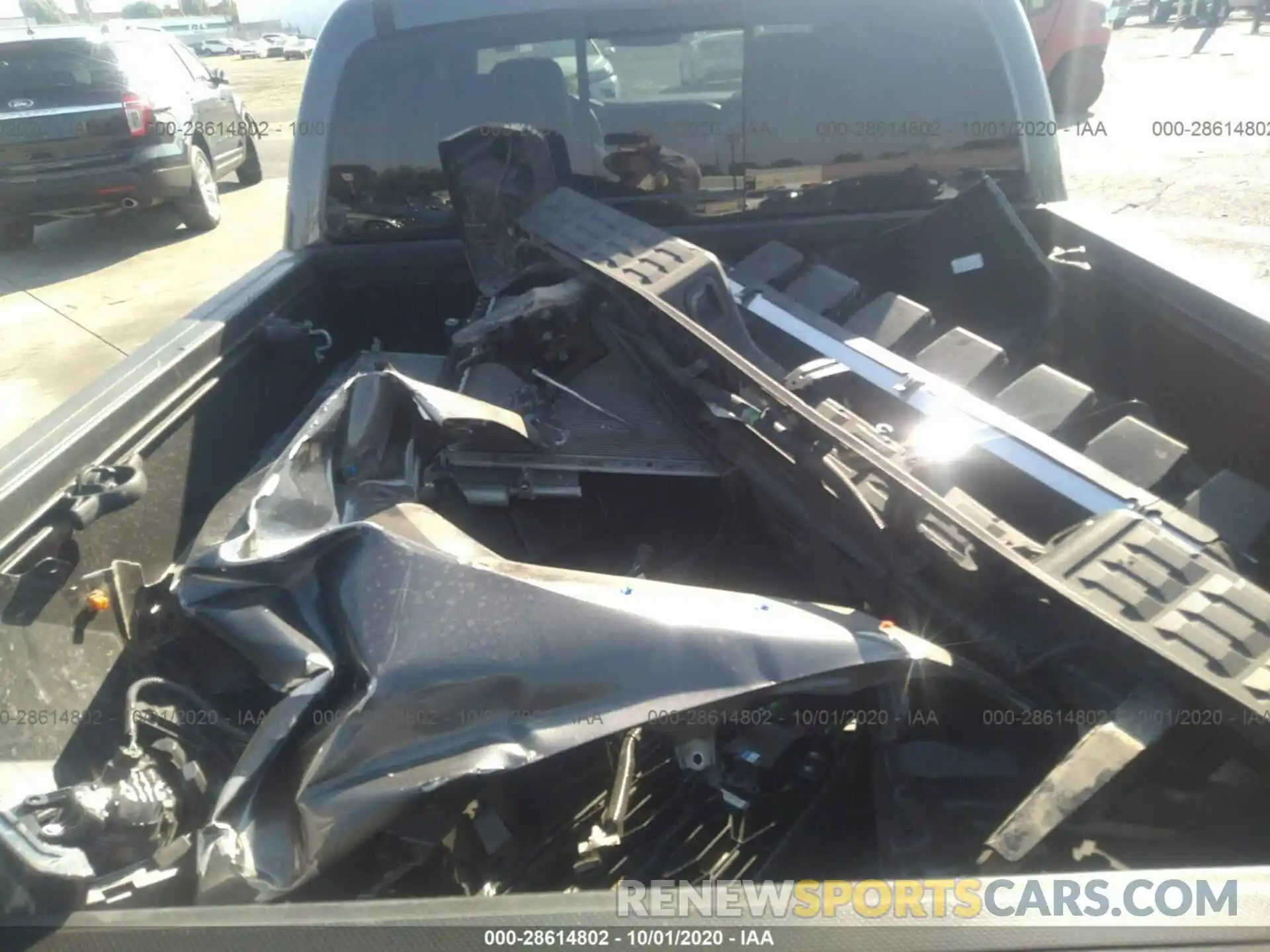 12 Photograph of a damaged car 5TFCZ5AN7LX234142 TOYOTA TACOMA 4WD 2020