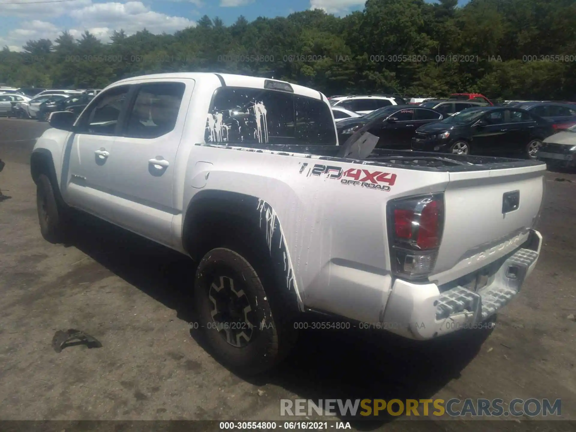 3 Фотография поврежденного автомобиля 5TFCZ5AN7LX234240 TOYOTA TACOMA 4WD 2020