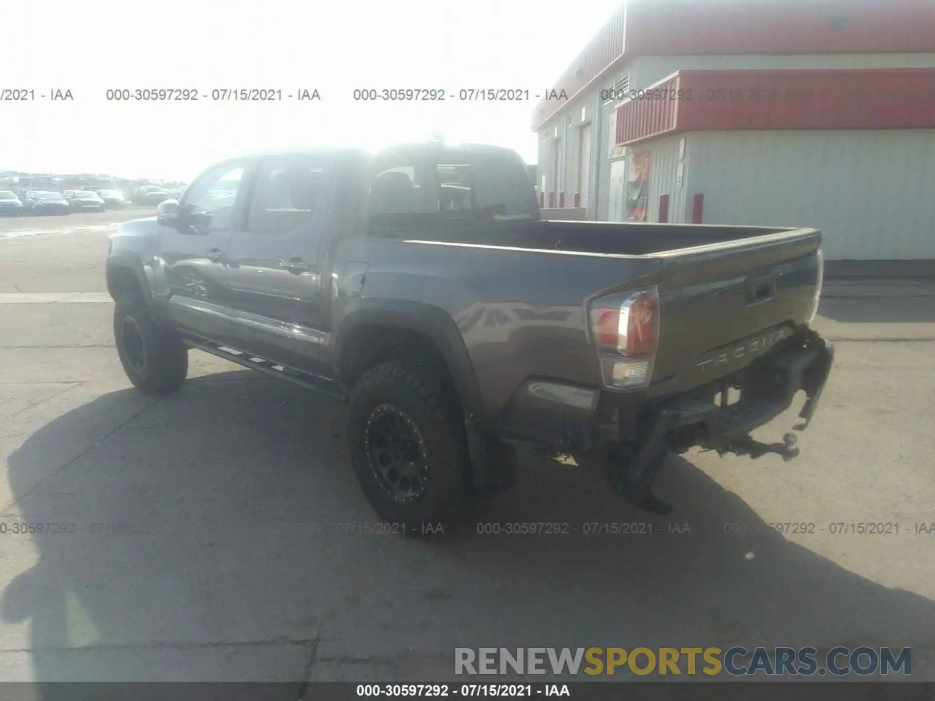 3 Photograph of a damaged car 5TFCZ5AN7LX242306 TOYOTA TACOMA 4WD 2020