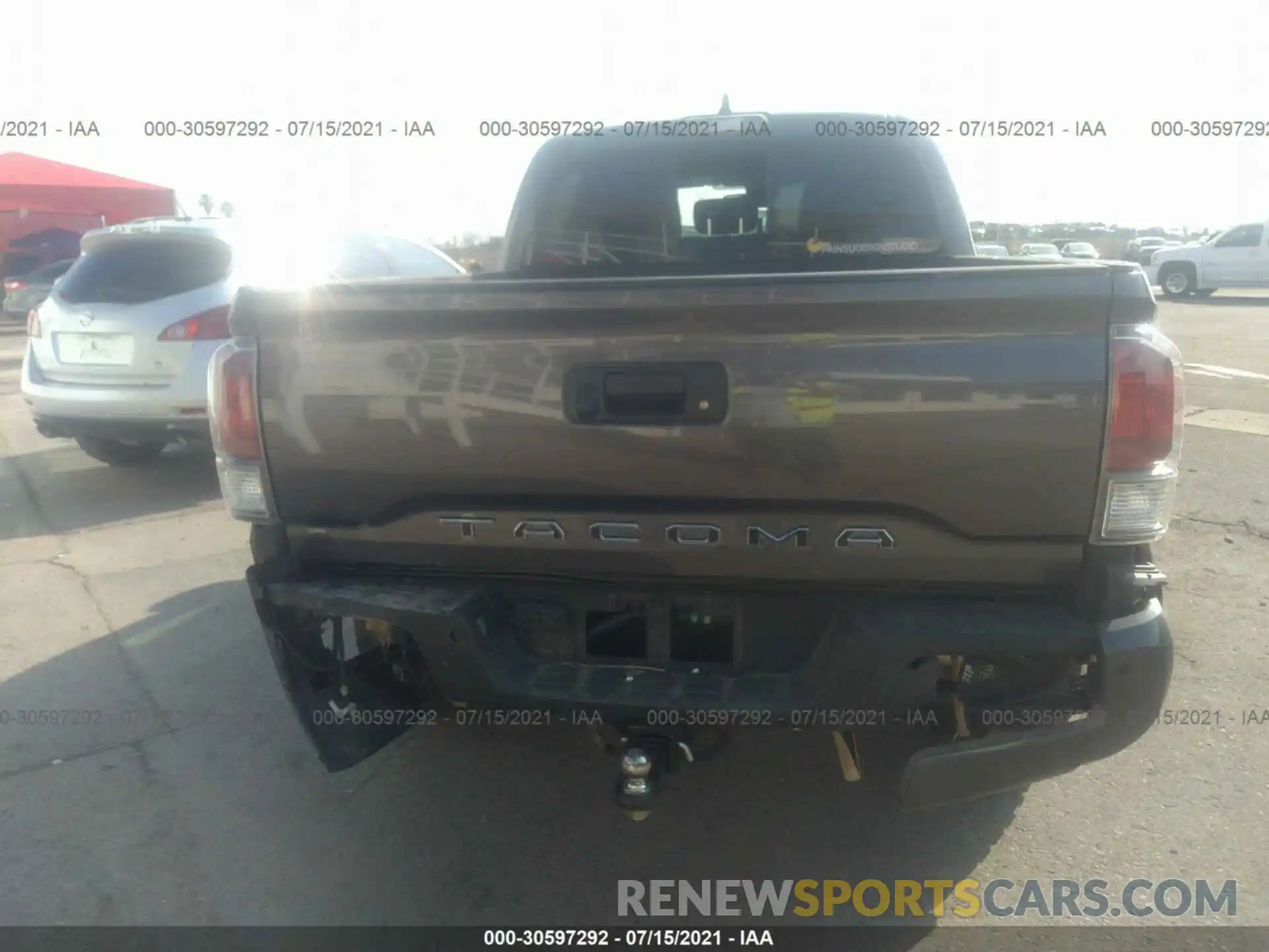 6 Photograph of a damaged car 5TFCZ5AN7LX242306 TOYOTA TACOMA 4WD 2020