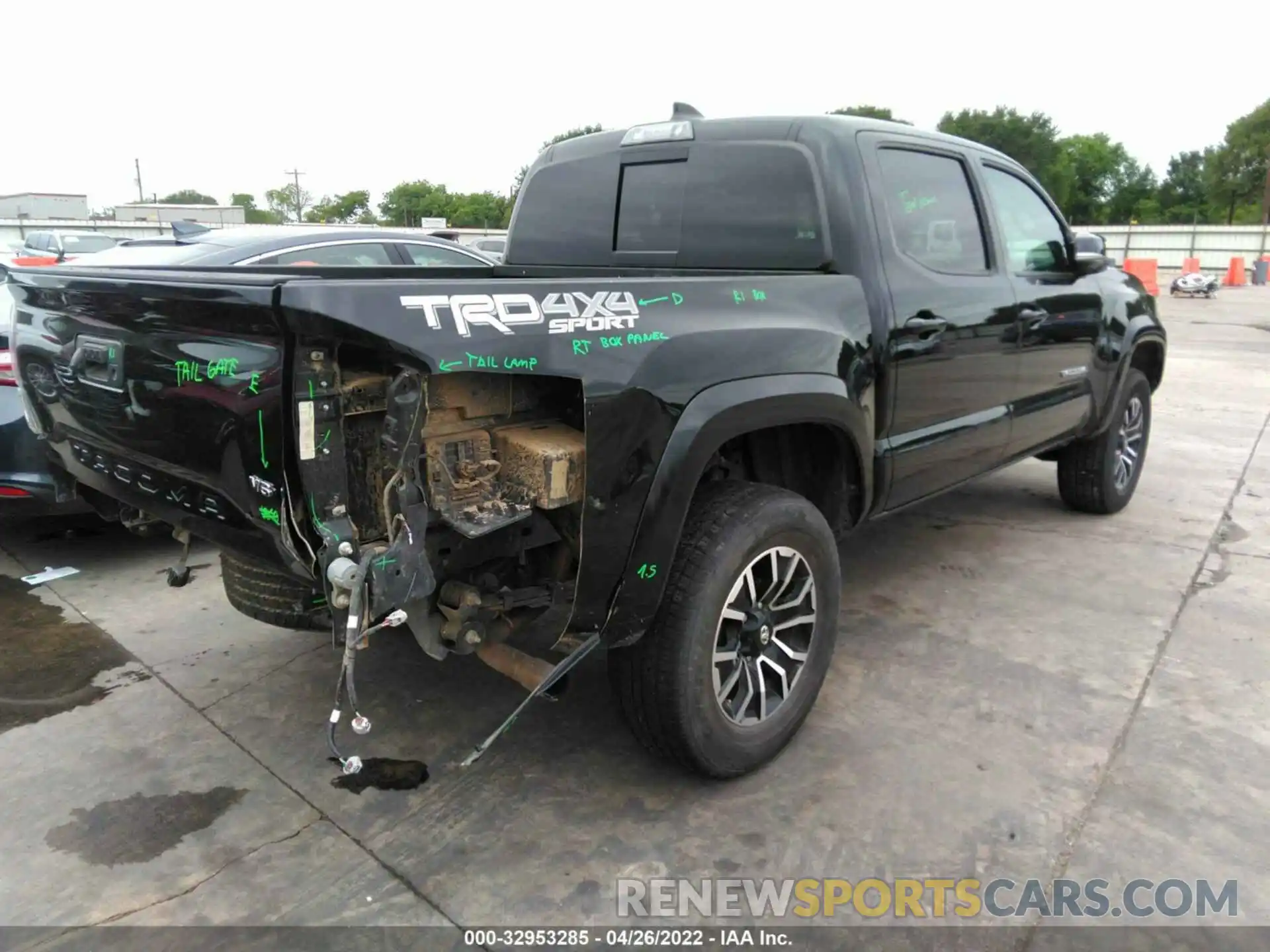 4 Photograph of a damaged car 5TFCZ5AN8LX226728 TOYOTA TACOMA 4WD 2020