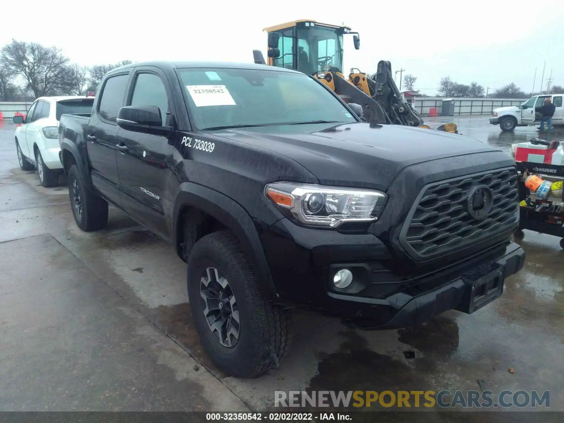 1 Photograph of a damaged car 5TFCZ5AN8LX230584 TOYOTA TACOMA 4WD 2020