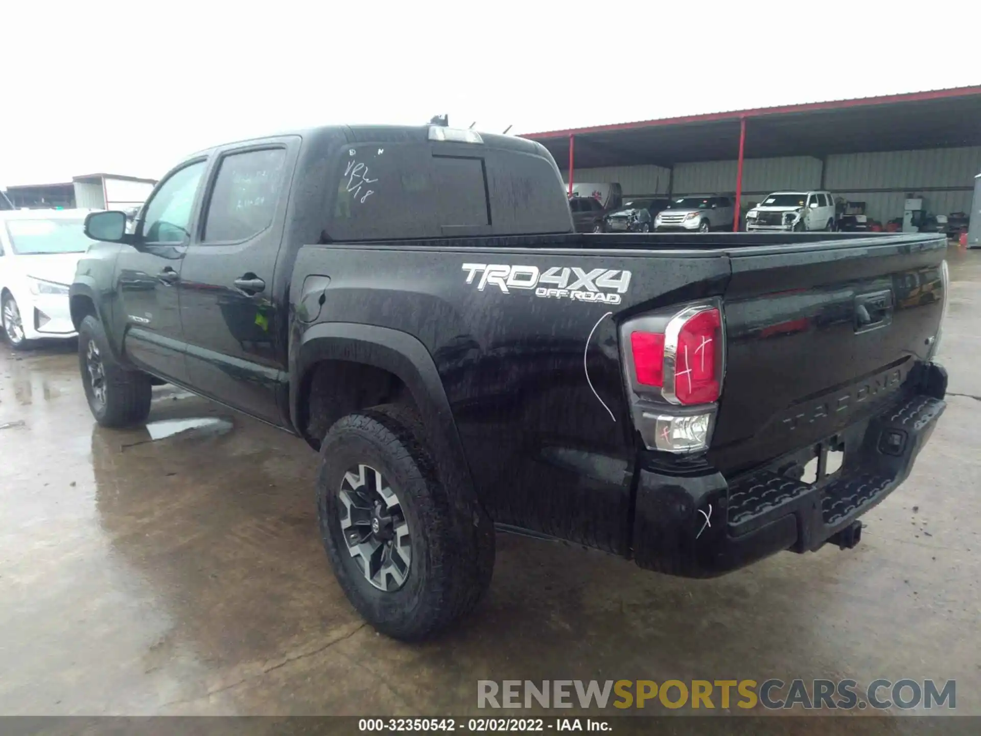 3 Photograph of a damaged car 5TFCZ5AN8LX230584 TOYOTA TACOMA 4WD 2020