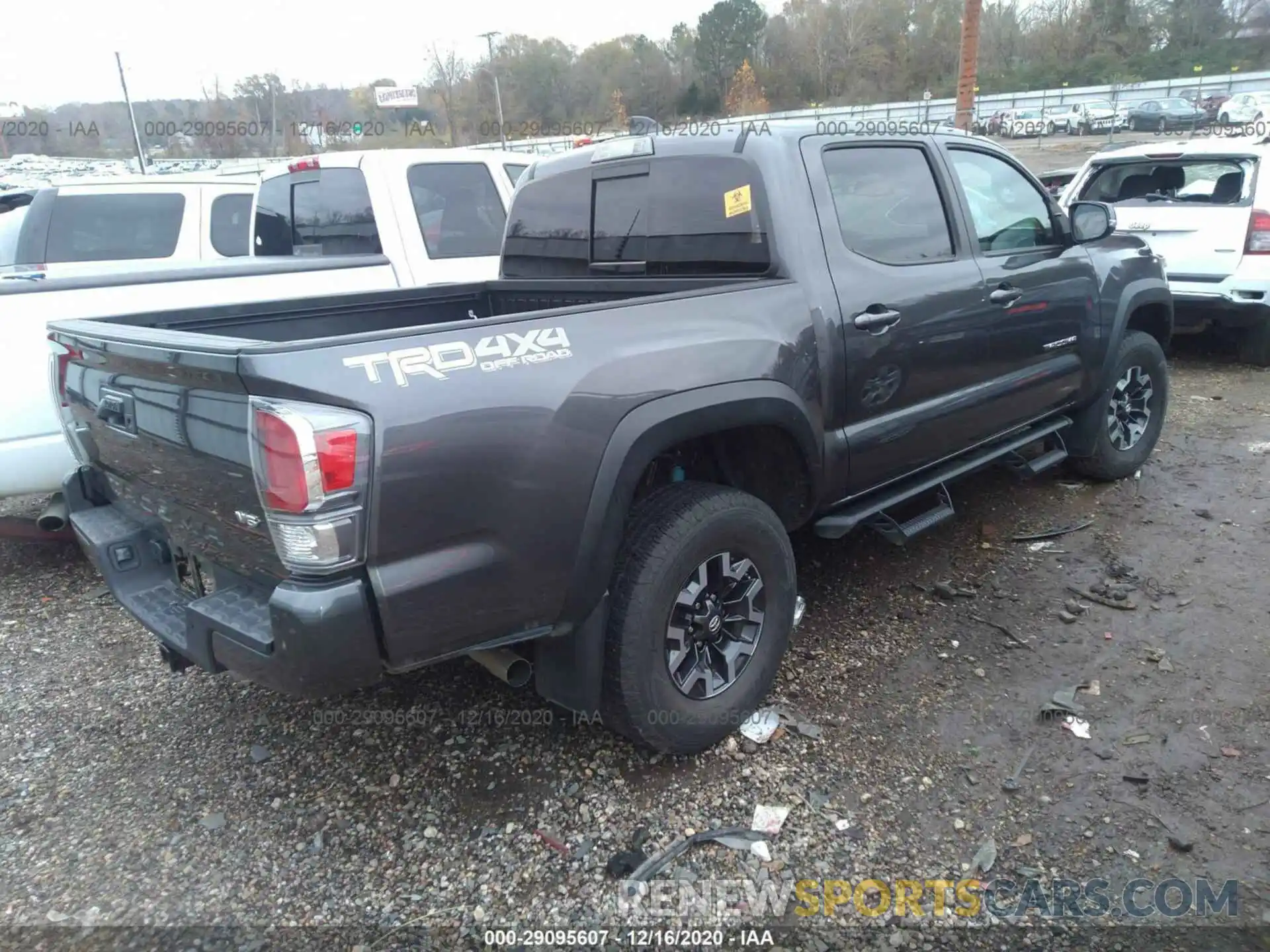 4 Фотография поврежденного автомобиля 5TFCZ5AN8LX238250 TOYOTA TACOMA 4WD 2020