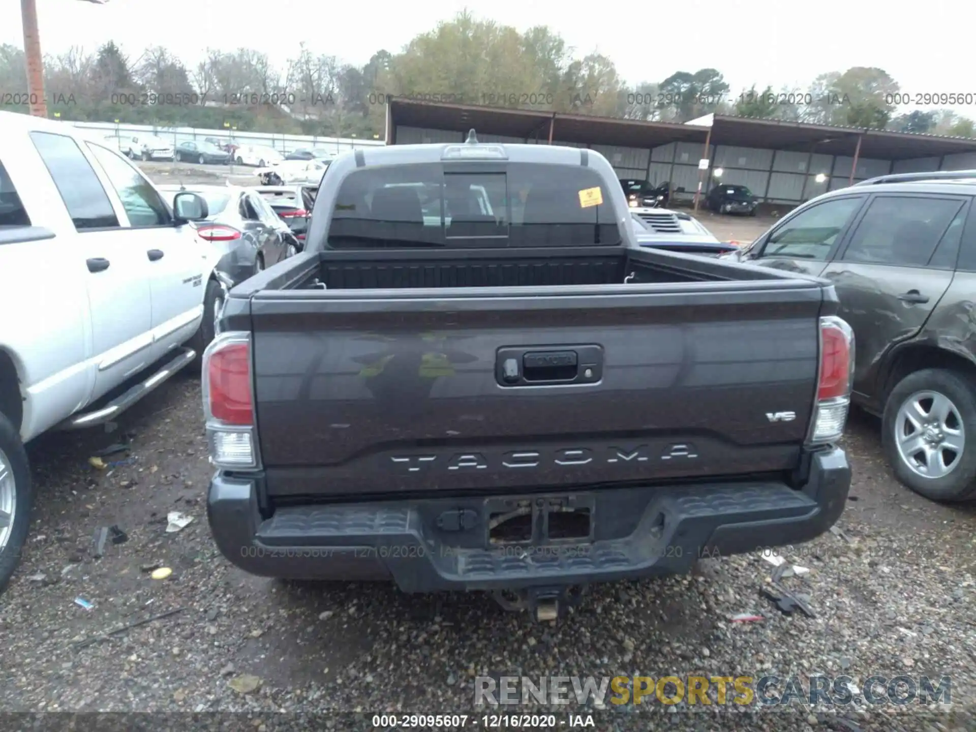 8 Фотография поврежденного автомобиля 5TFCZ5AN8LX238250 TOYOTA TACOMA 4WD 2020