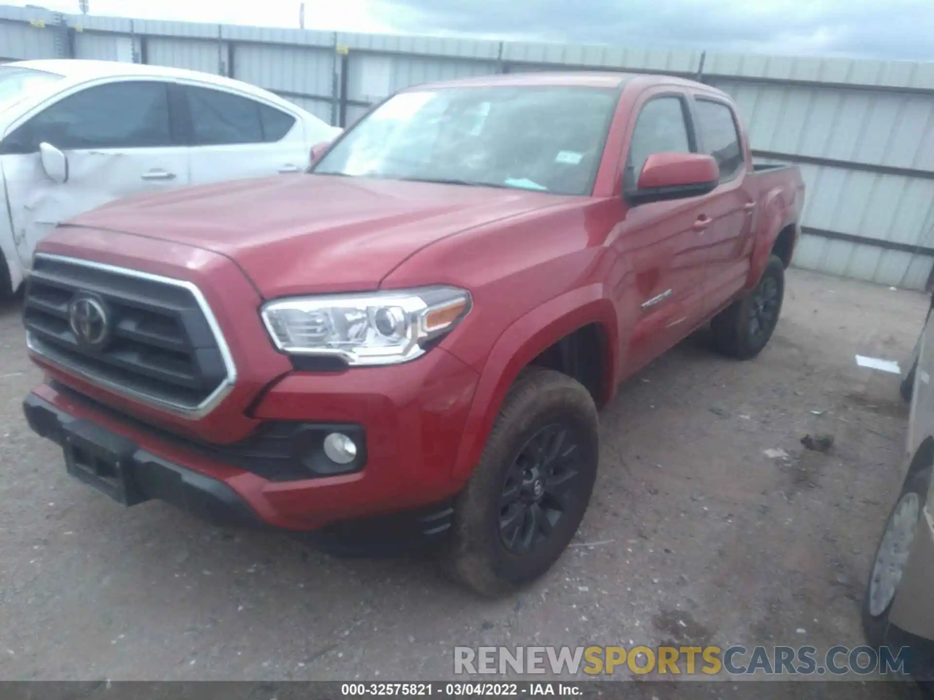 2 Photograph of a damaged car 5TFCZ5AN8LX239706 TOYOTA TACOMA 4WD 2020