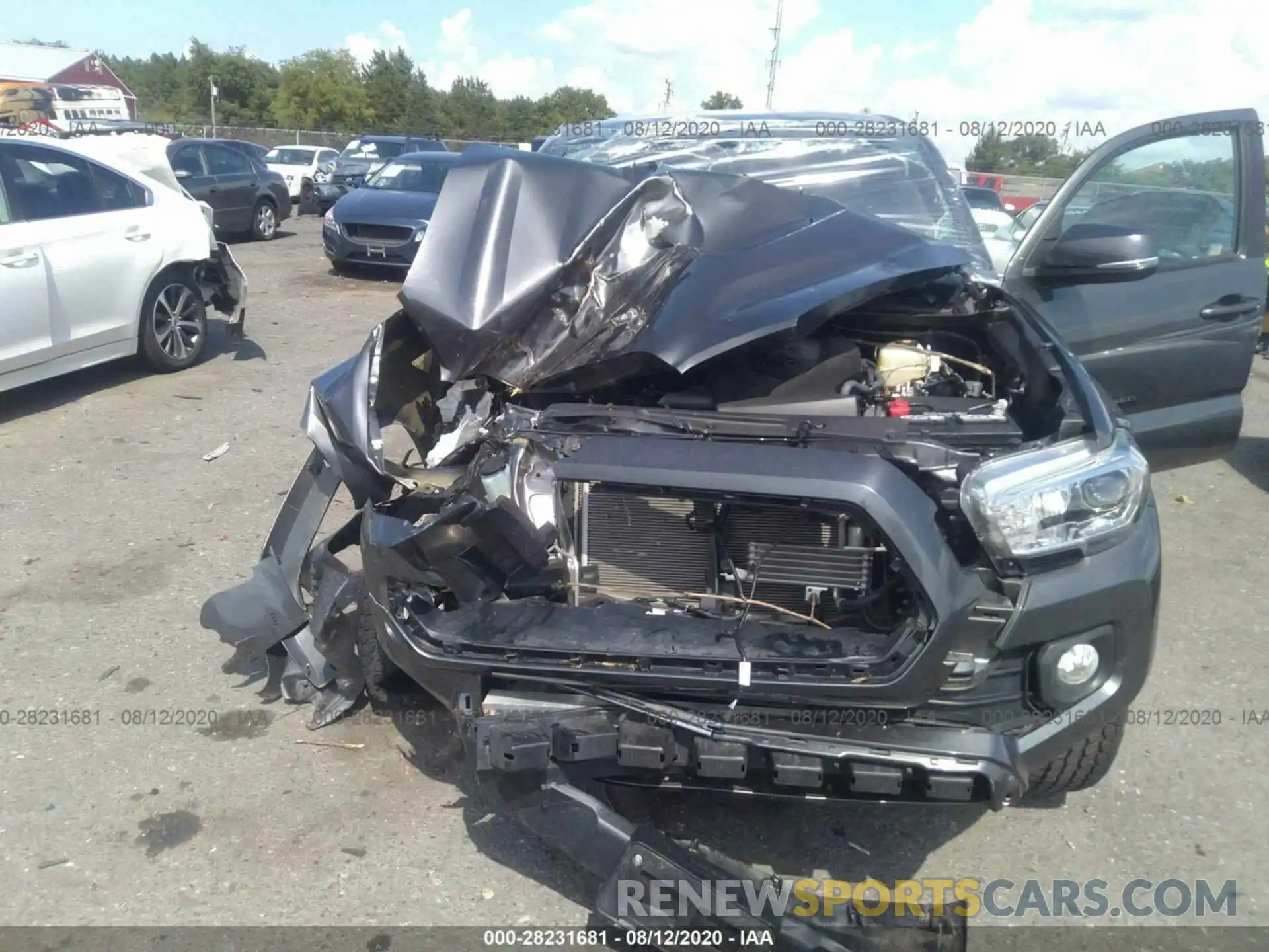 6 Photograph of a damaged car 5TFCZ5AN9LX212305 TOYOTA TACOMA 4WD 2020