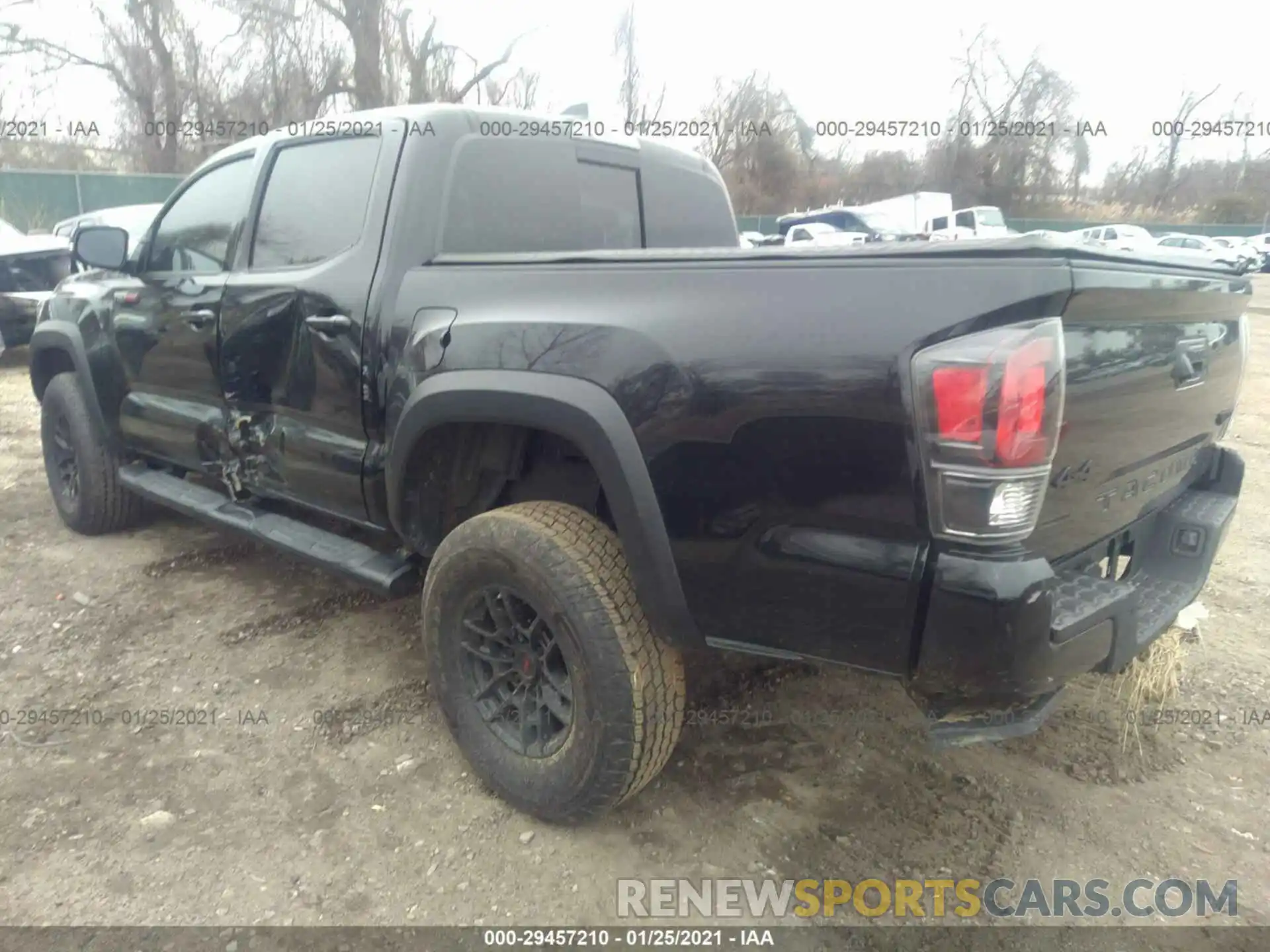 3 Фотография поврежденного автомобиля 5TFCZ5AN9LX222798 TOYOTA TACOMA 4WD 2020