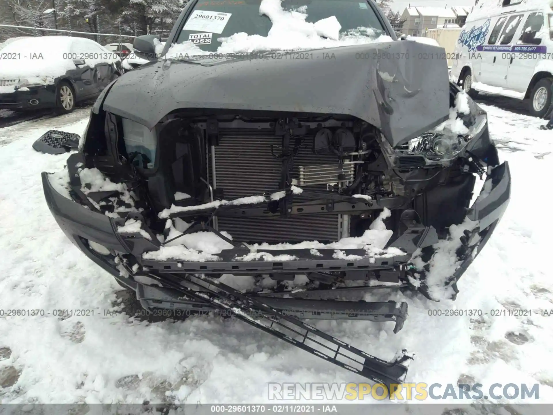 6 Фотография поврежденного автомобиля 5TFCZ5AN9LX225913 TOYOTA TACOMA 4WD 2020