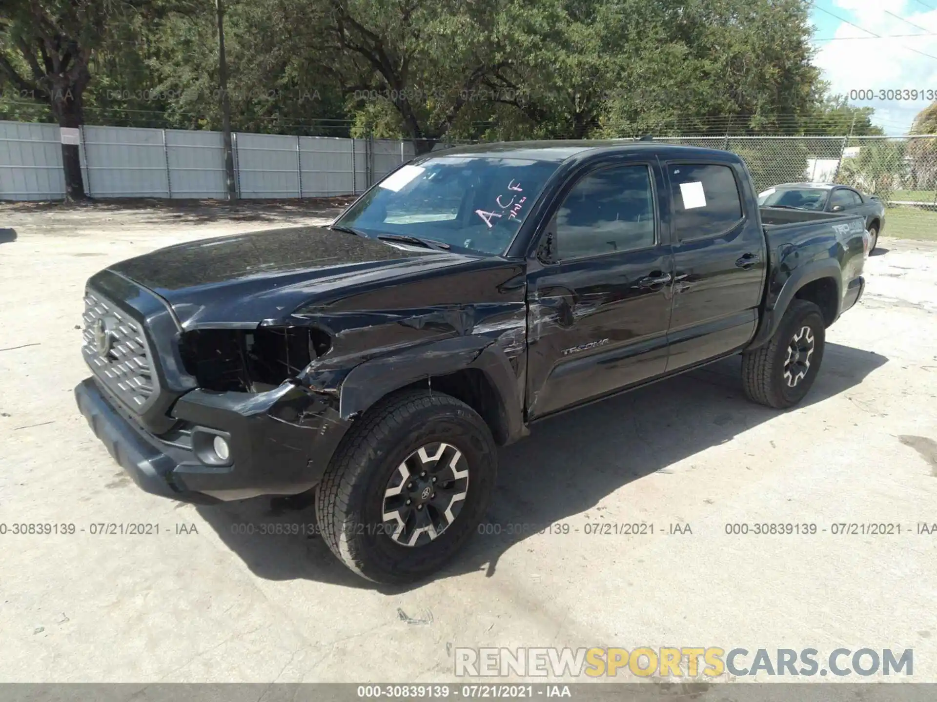 2 Photograph of a damaged car 5TFCZ5AN9LX228584 TOYOTA TACOMA 4WD 2020