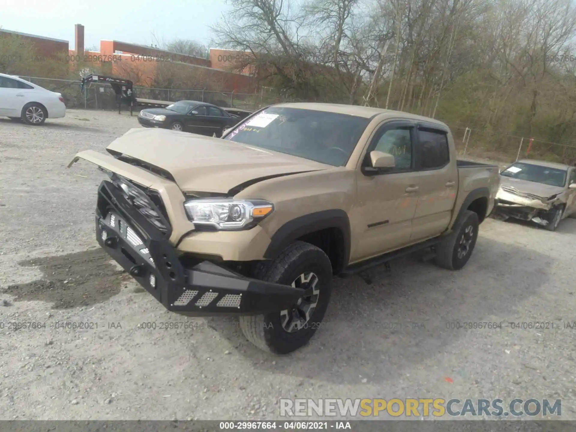 2 Фотография поврежденного автомобиля 5TFCZ5AN9LX229959 TOYOTA TACOMA 4WD 2020