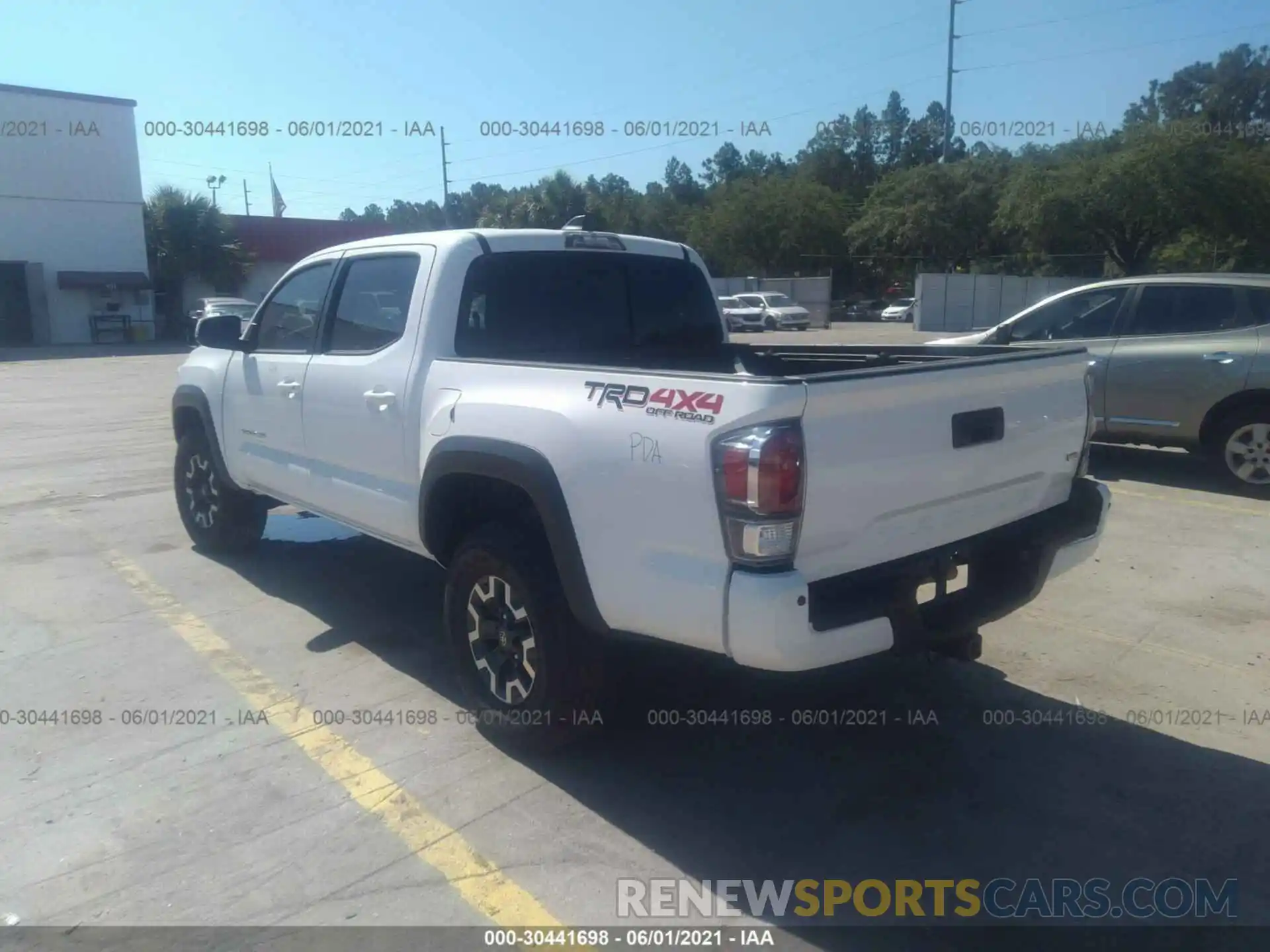 3 Photograph of a damaged car 5TFCZ5AN9LX230688 TOYOTA TACOMA 4WD 2020