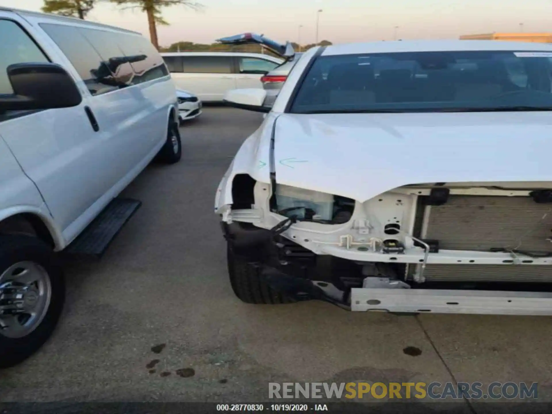 13 Photograph of a damaged car 5TFCZ5AN9LX230710 TOYOTA TACOMA 4WD 2020