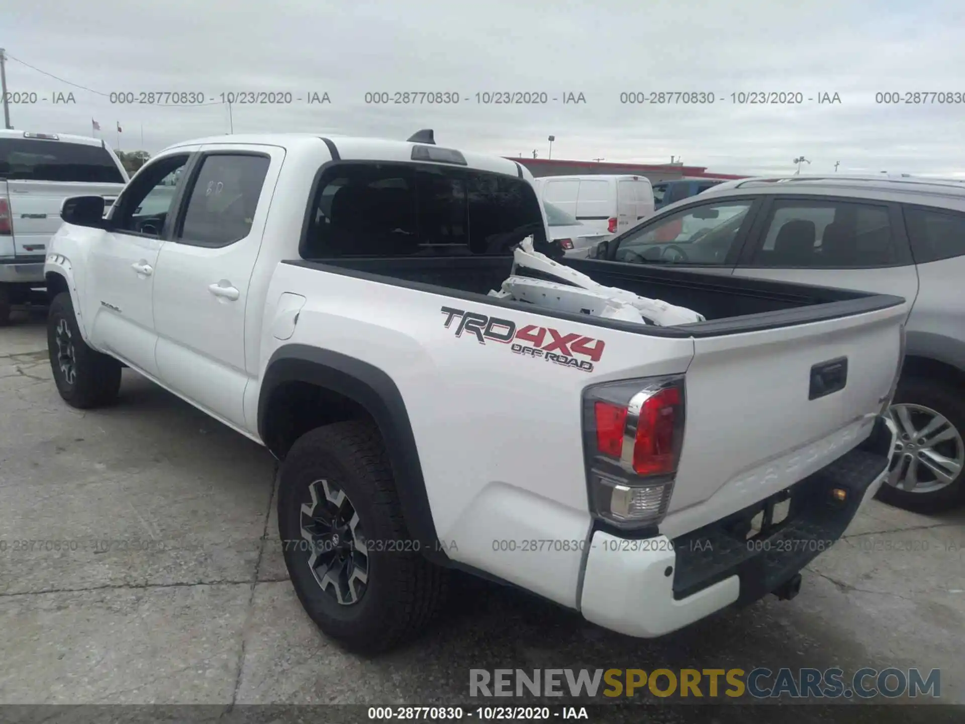 3 Photograph of a damaged car 5TFCZ5AN9LX230710 TOYOTA TACOMA 4WD 2020