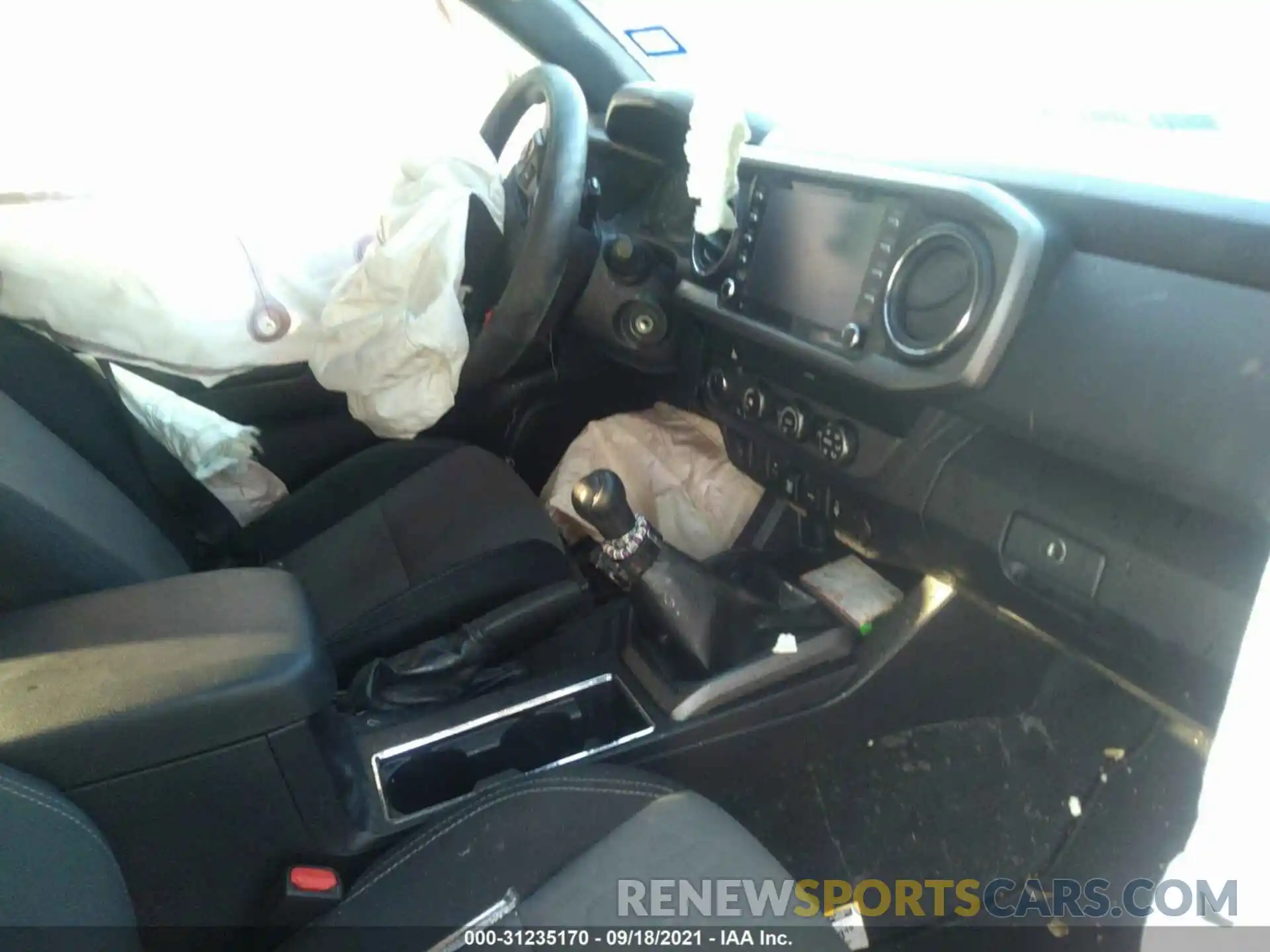 5 Photograph of a damaged car 5TFCZ5AN9LX234921 TOYOTA TACOMA 4WD 2020