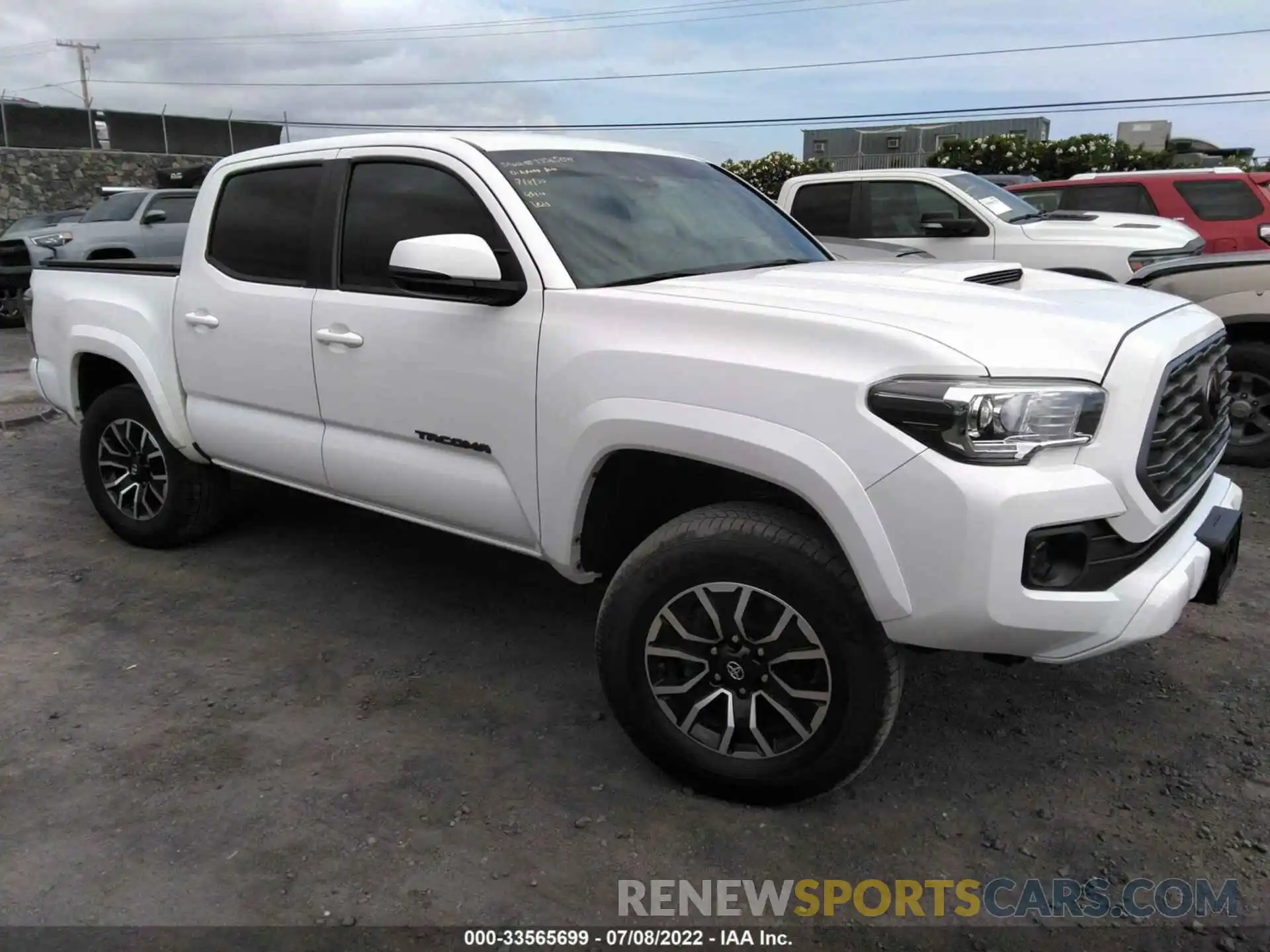 1 Фотография поврежденного автомобиля 5TFCZ5AN9LX236409 TOYOTA TACOMA 4WD 2020