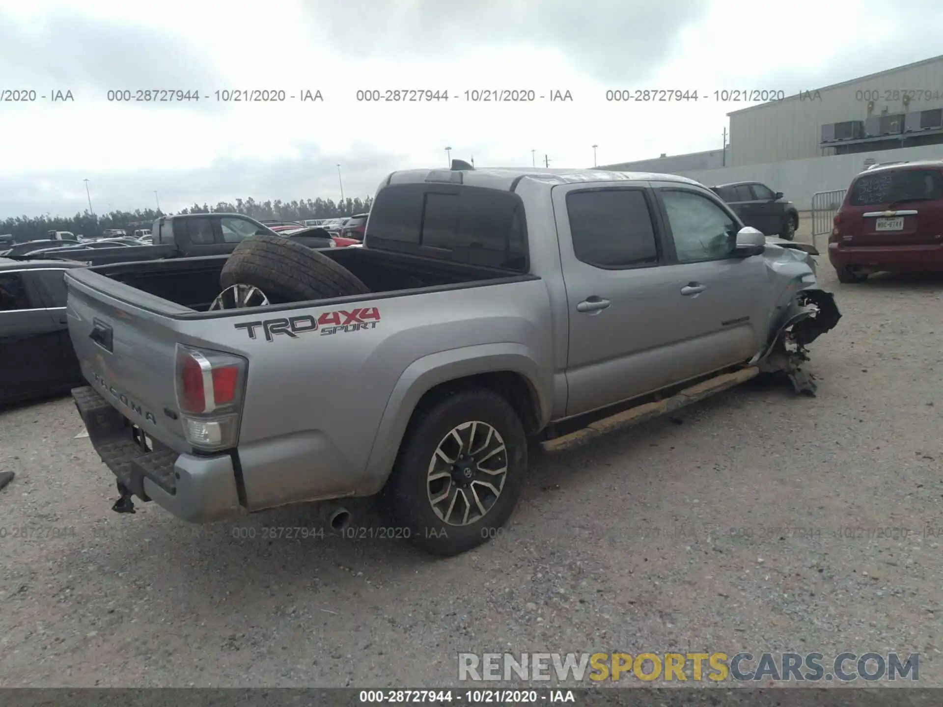 4 Фотография поврежденного автомобиля 5TFCZ5AN9LX236801 TOYOTA TACOMA 4WD 2020