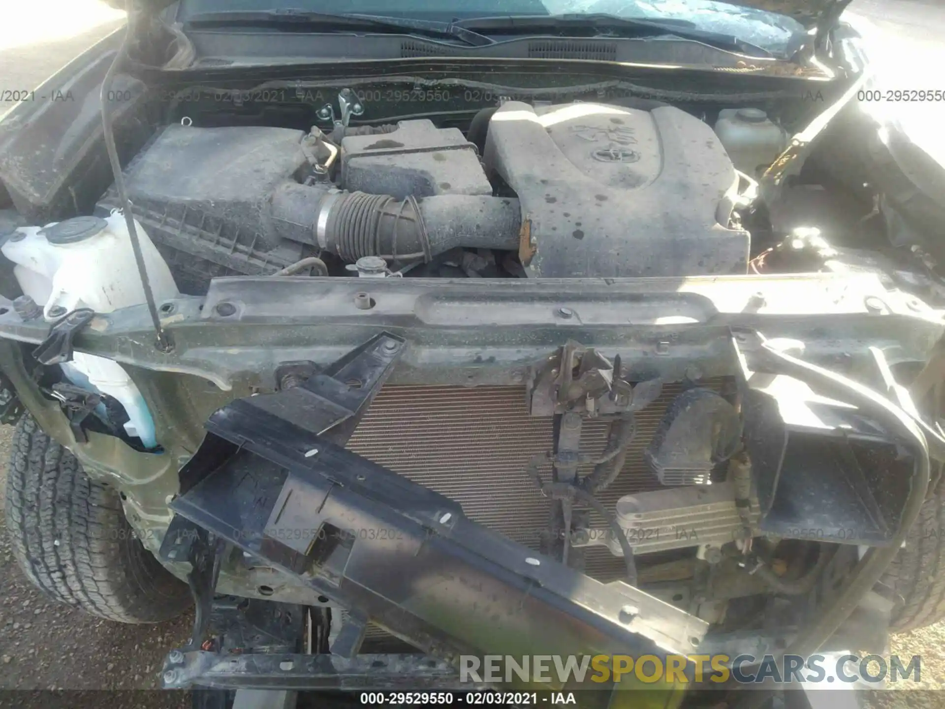 10 Photograph of a damaged car 5TFCZ5ANXLX214418 TOYOTA TACOMA 4WD 2020