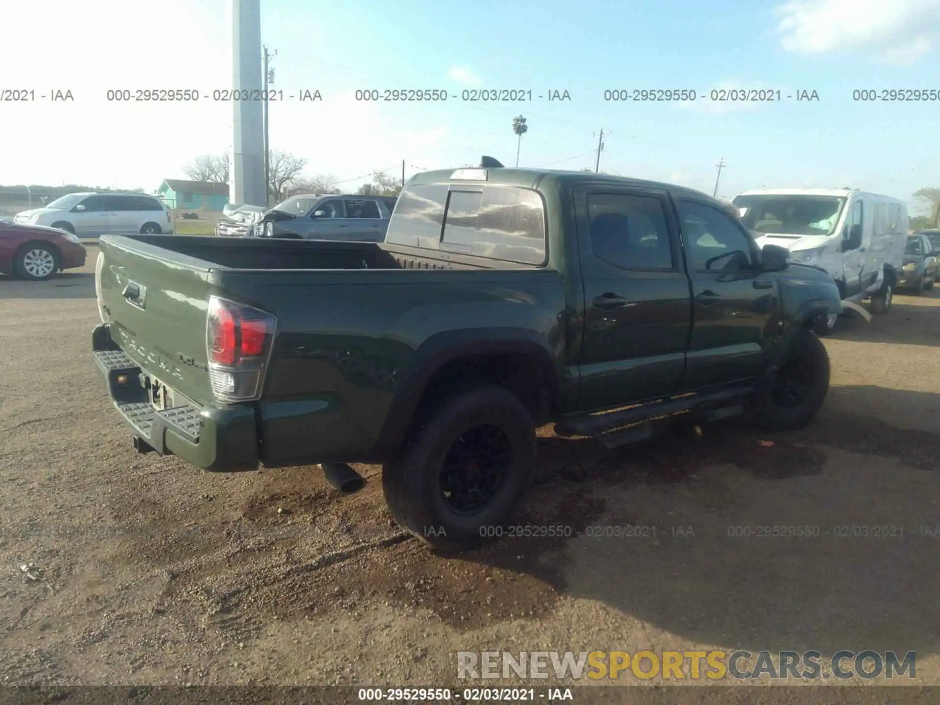 4 Фотография поврежденного автомобиля 5TFCZ5ANXLX214418 TOYOTA TACOMA 4WD 2020